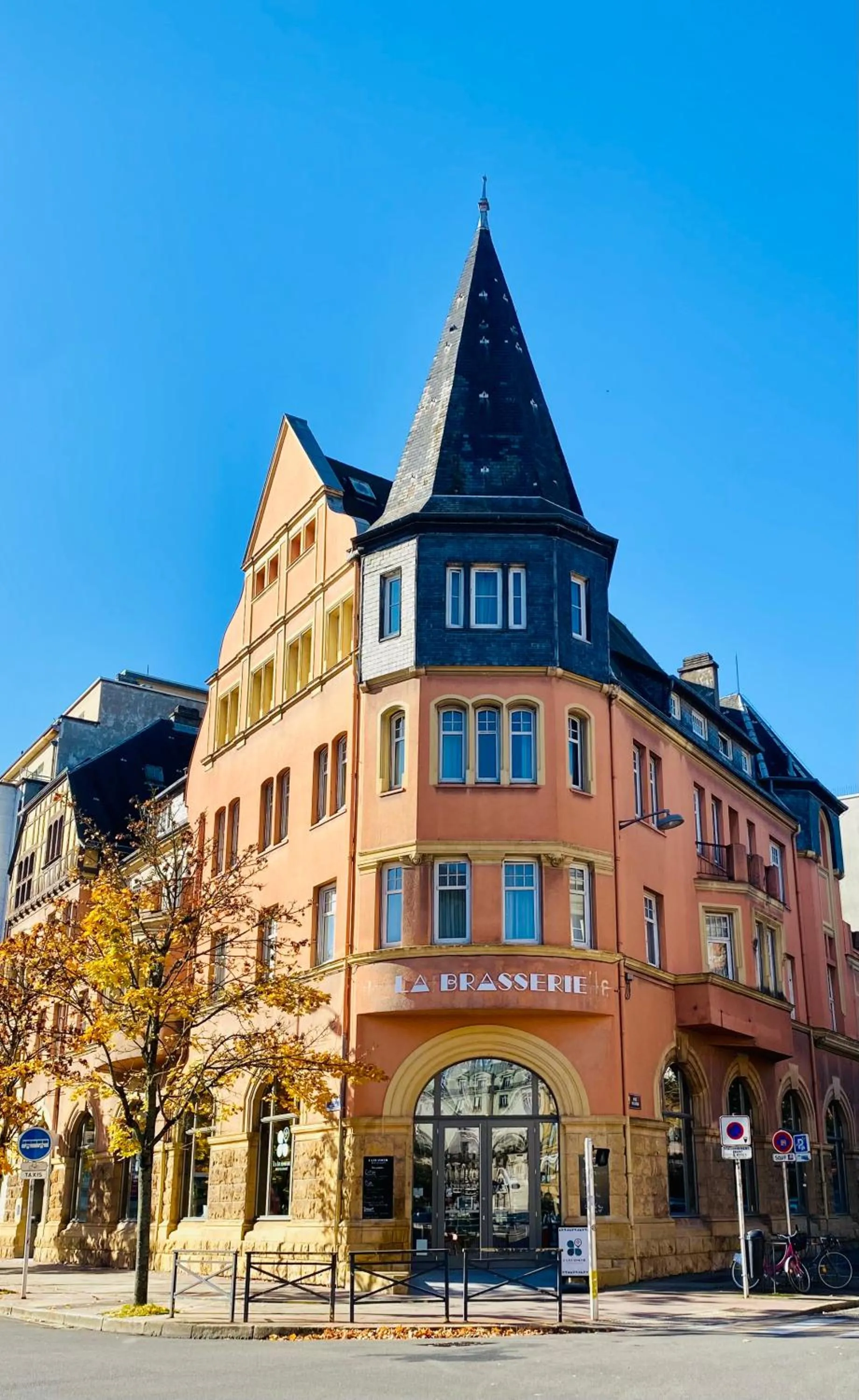 La Brasserie Hostel