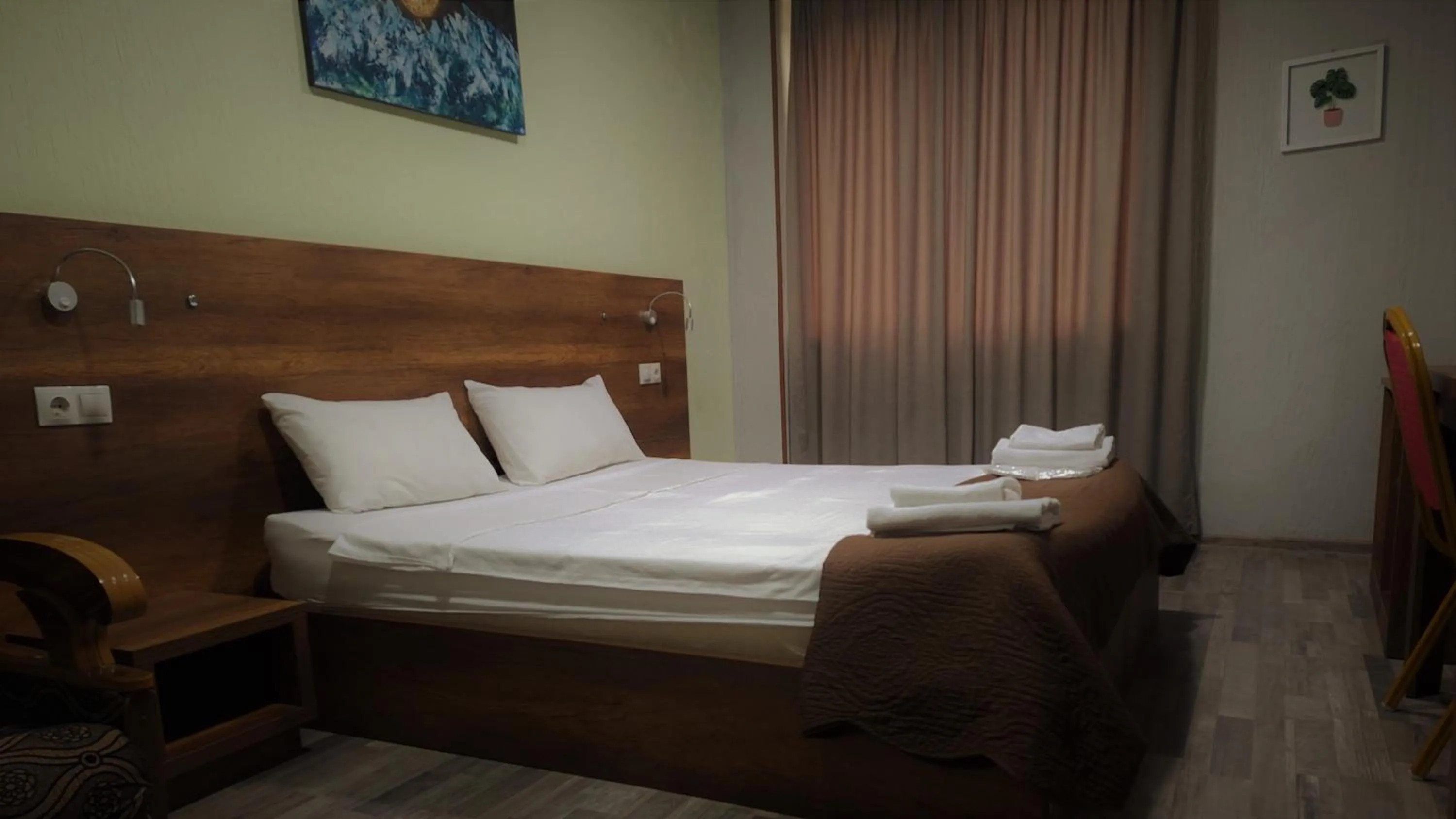 Photo of the whole room in Hotel Georgian