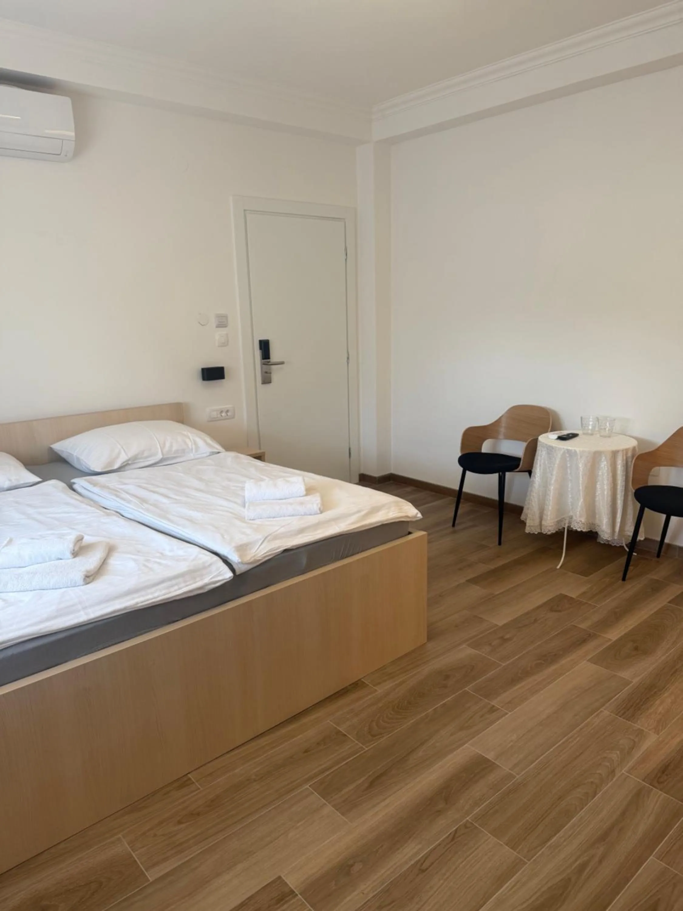 Bed in Rooms Stella