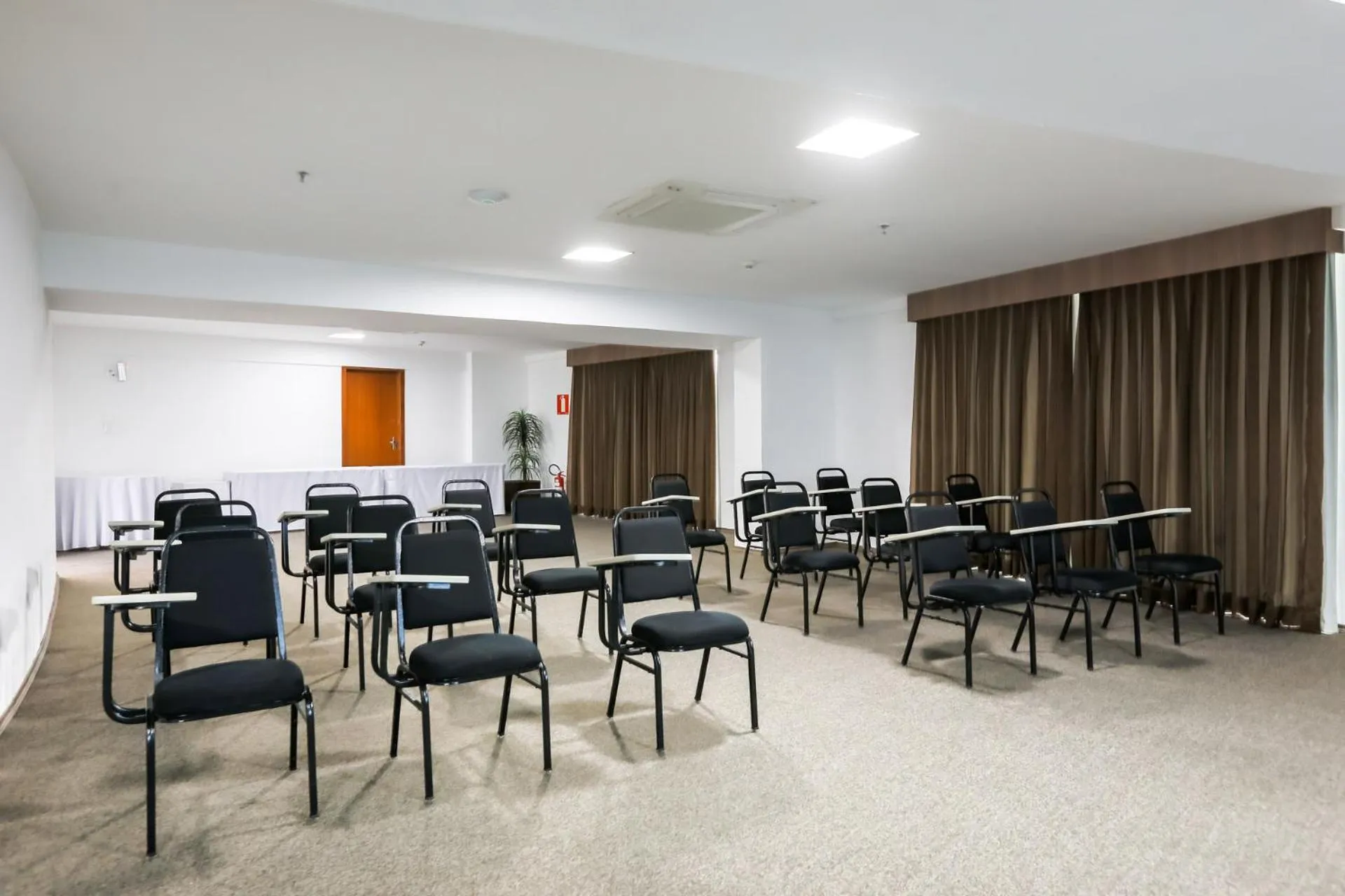 Meeting/conference room in San Diego Suítes Governador Valadares