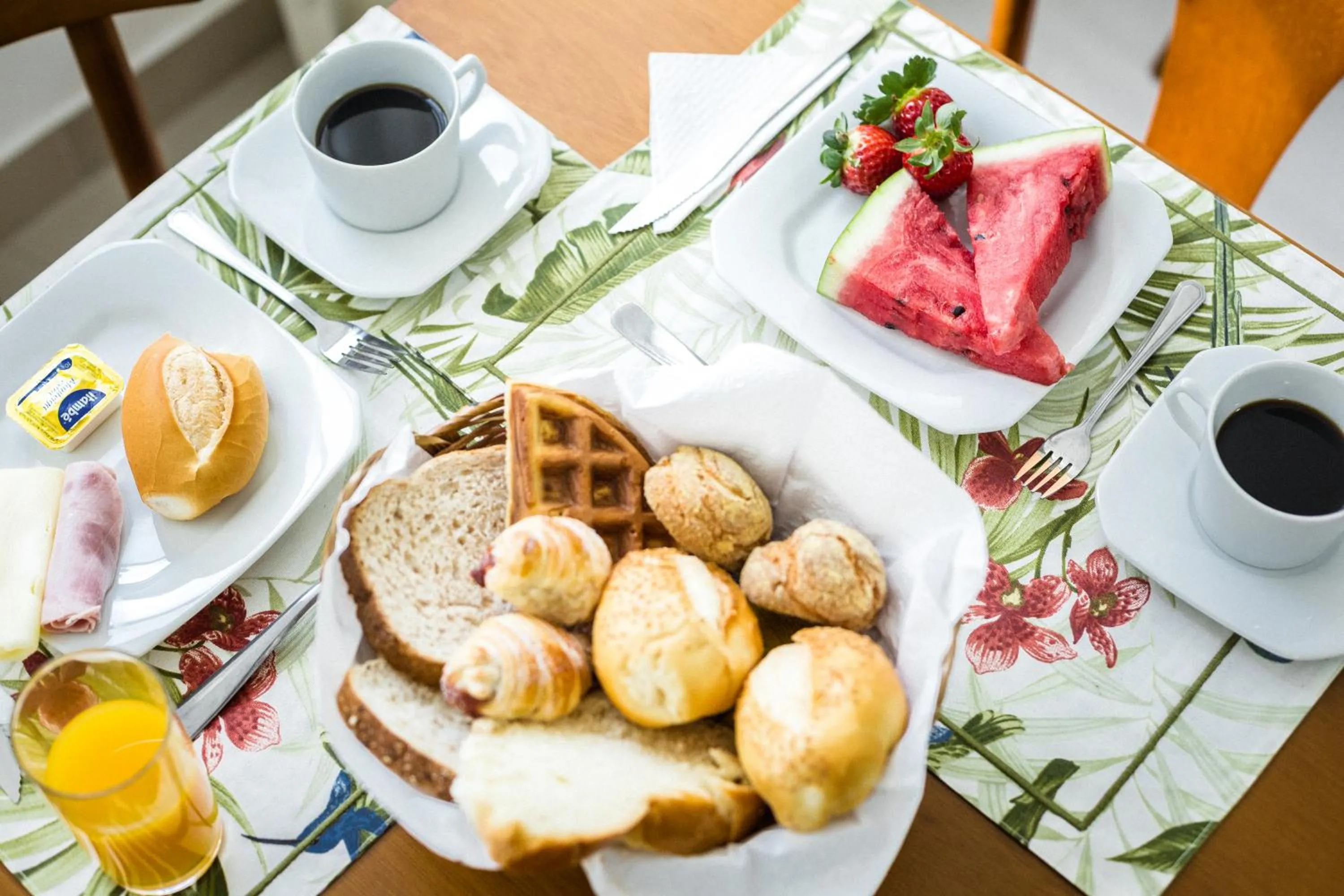 Food and drinks in San Diego Suítes Governador Valadares