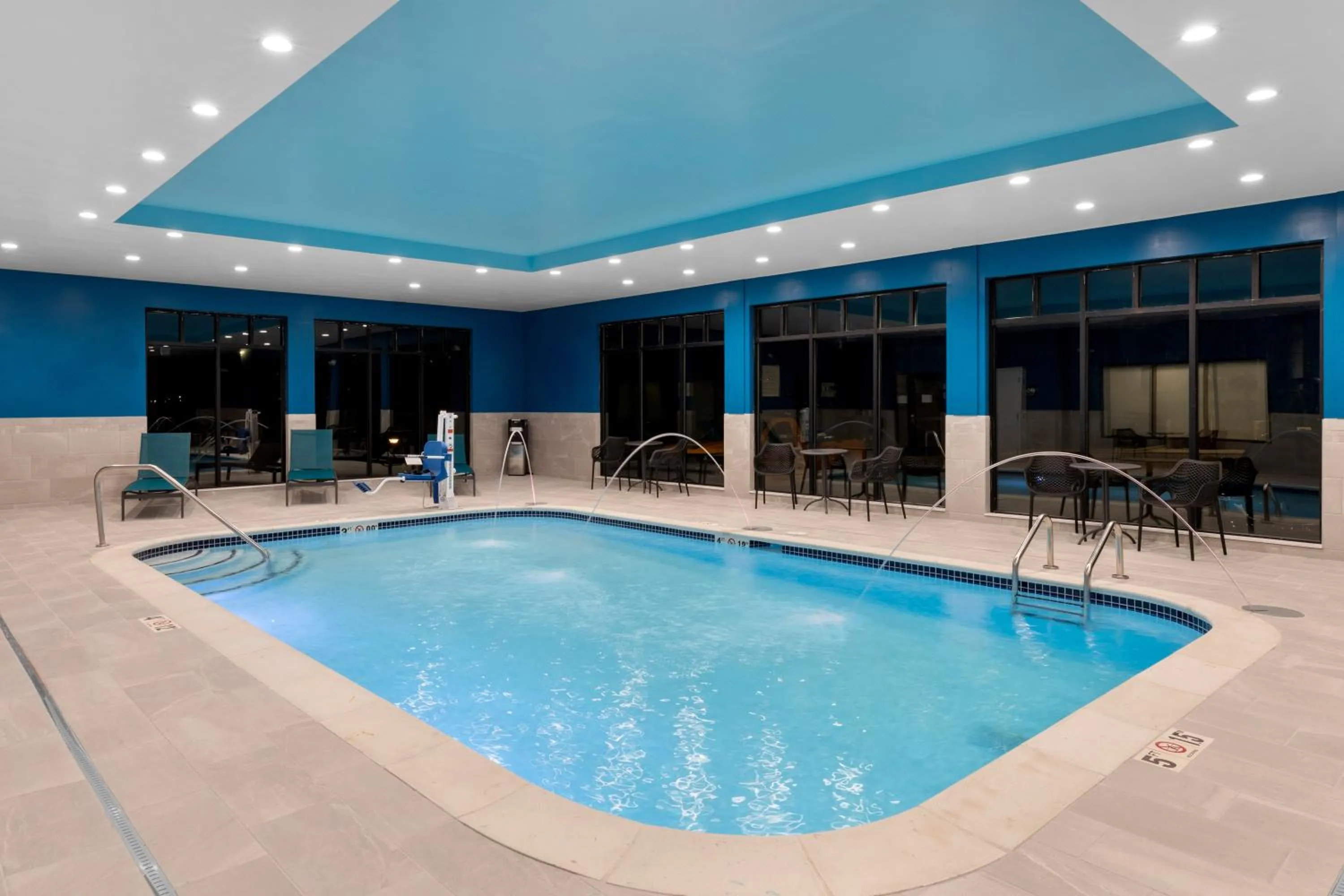 Pool view in Hampton Inn Saline