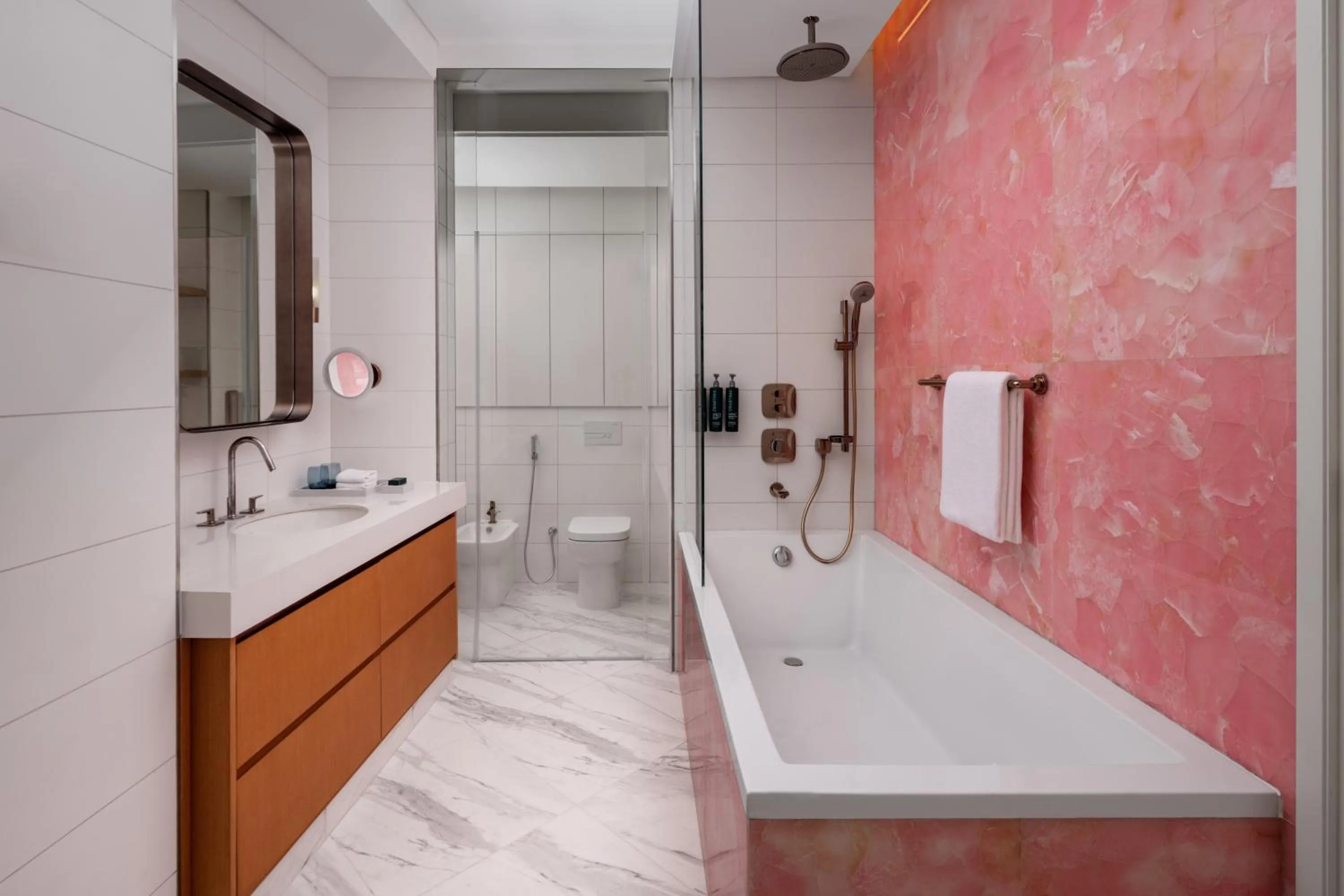 Bathroom in Hilton Dubai Creek Hotel & Residences