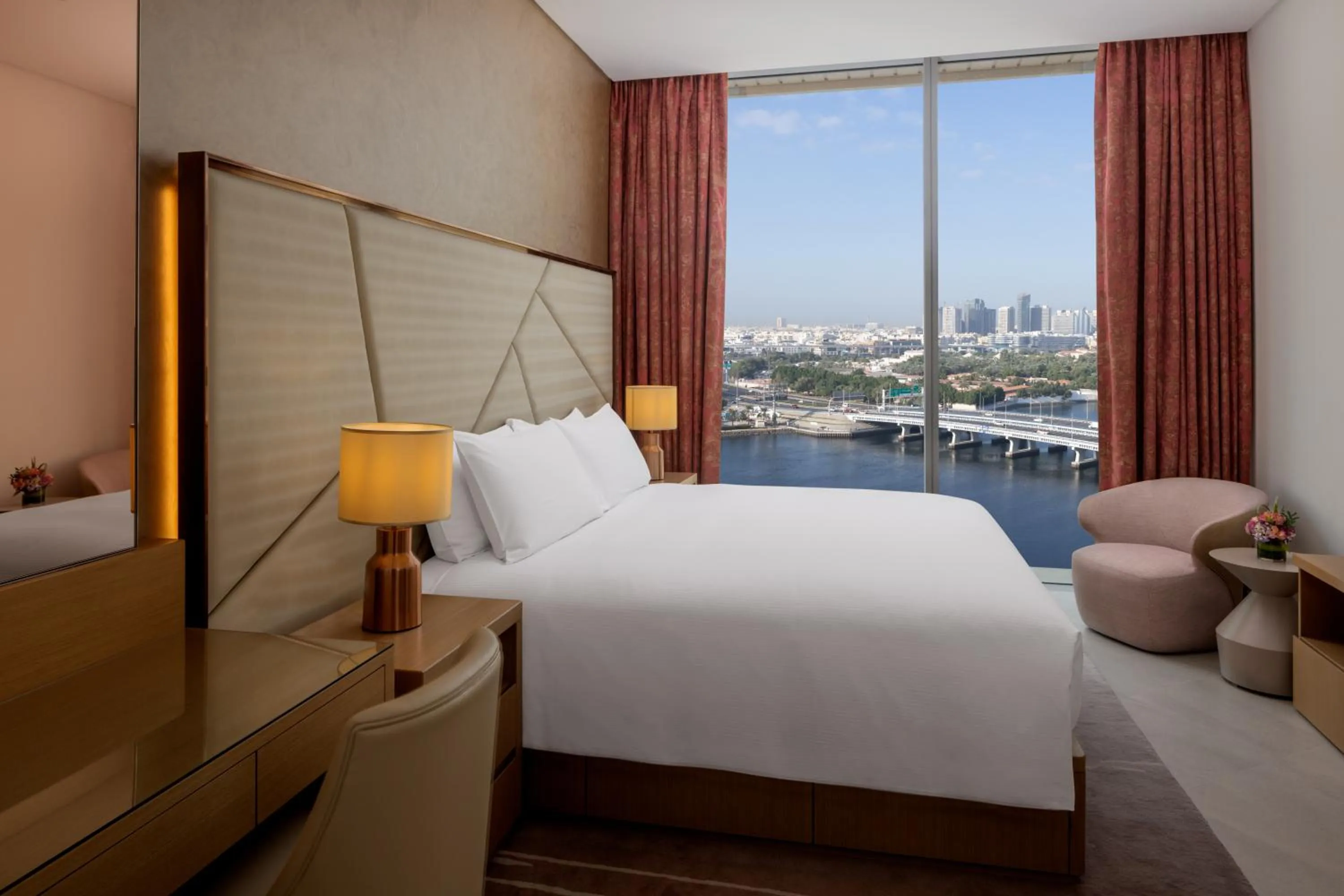 Bed in Hilton Dubai Creek Hotel & Residences