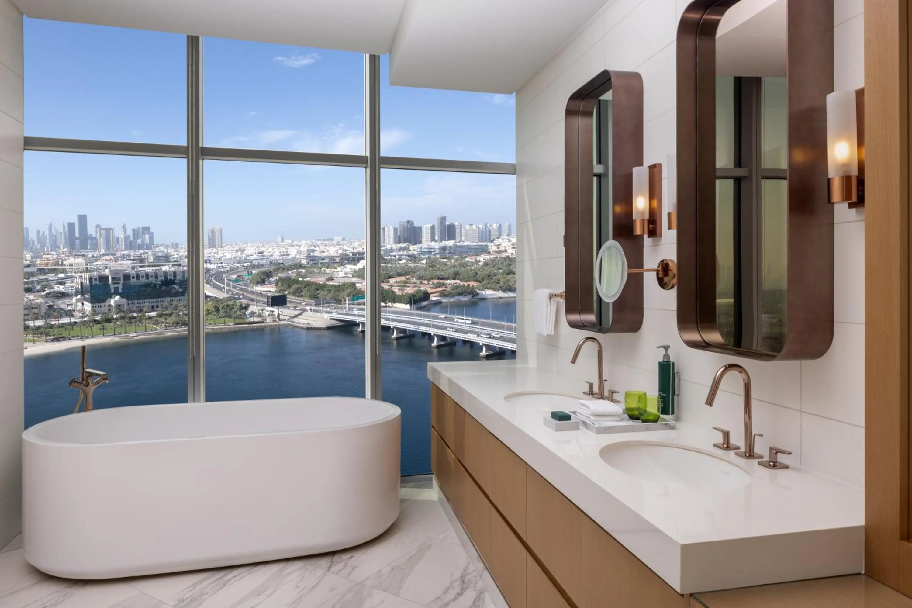 Bathroom in Hilton Dubai Creek Hotel & Residences