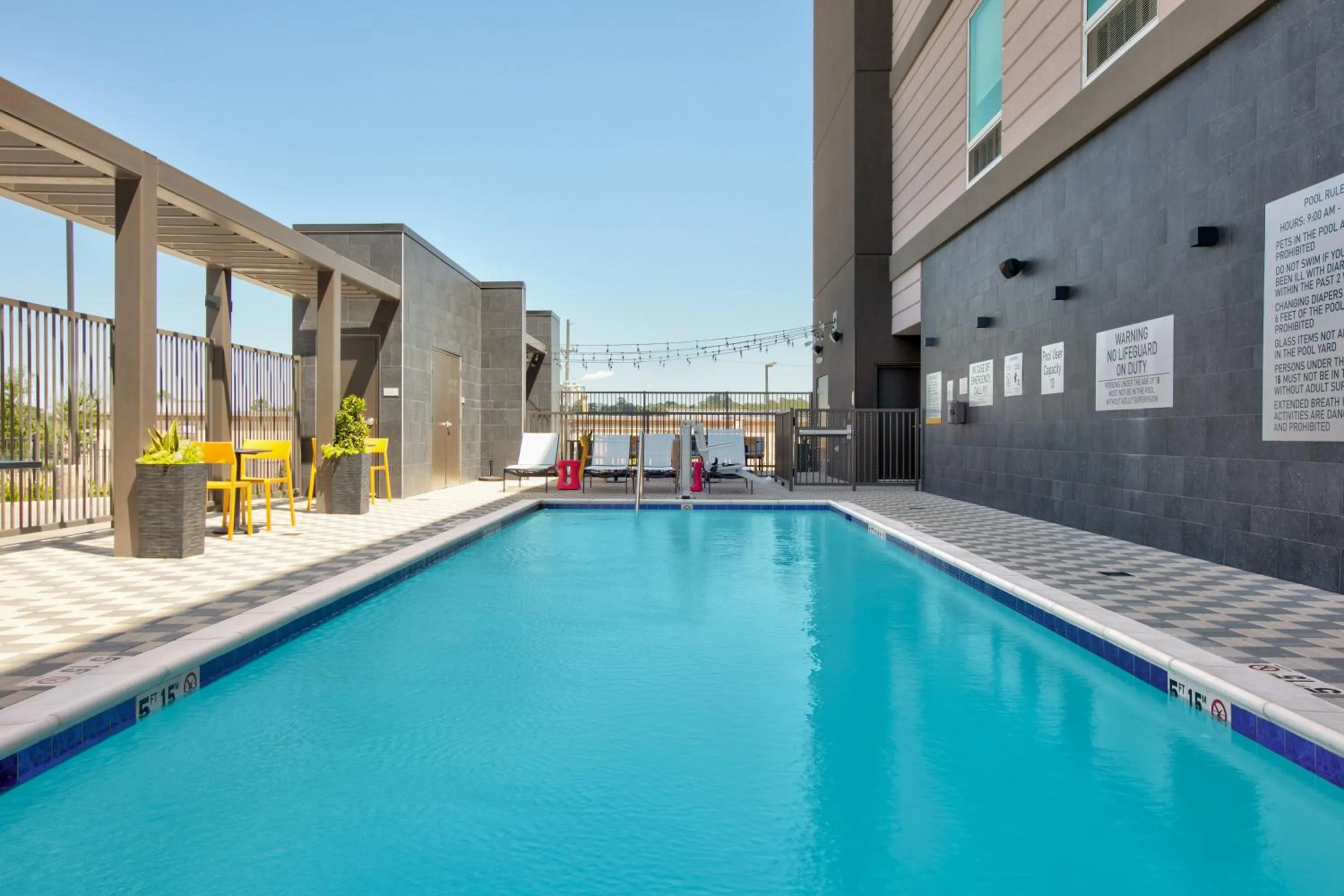 Swimming pool in Home2 Suites By Hilton Huntsville, Tx