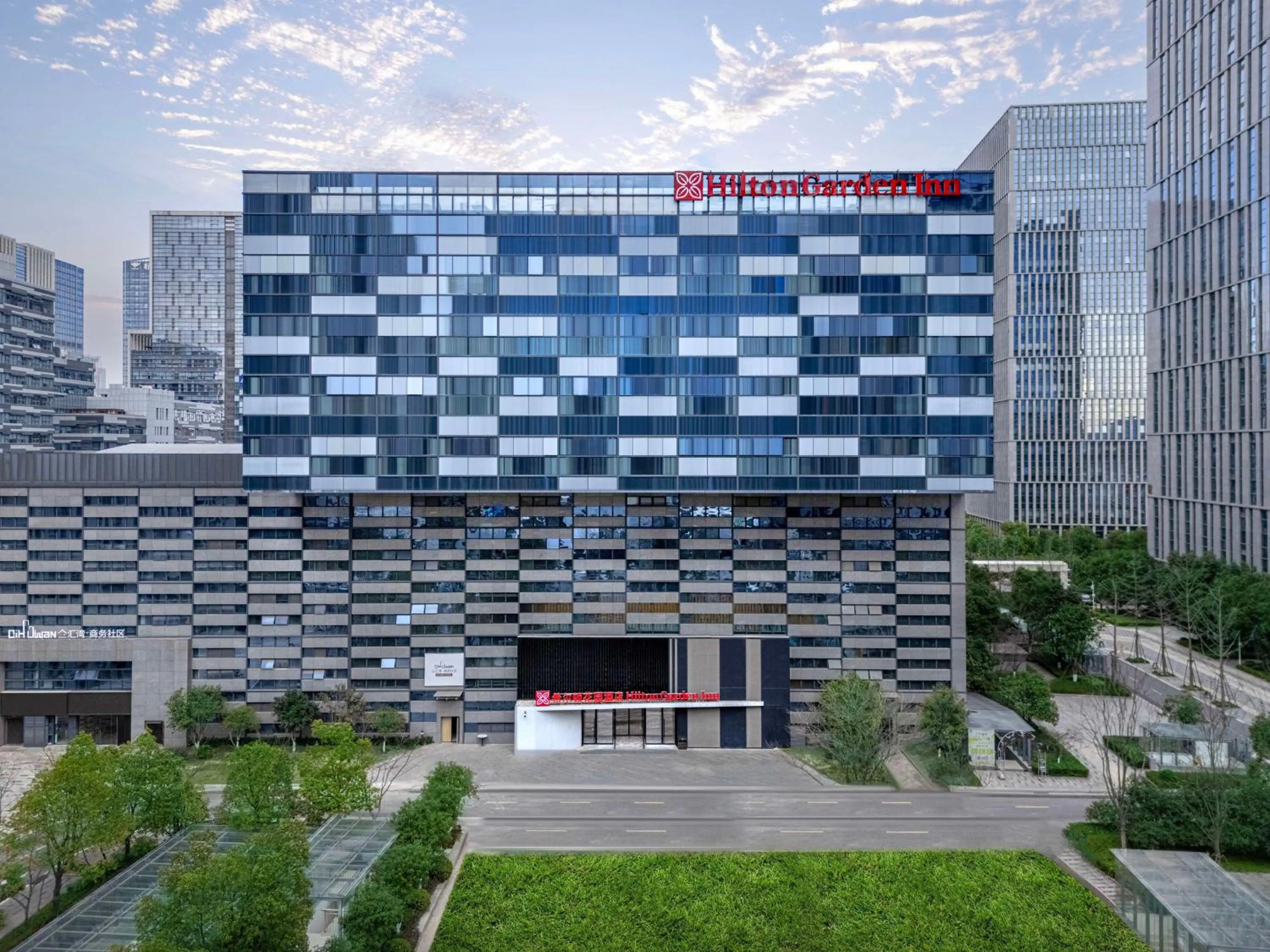 Property building in Hilton Garden Inn Nanjing Hexi Olympic Sports Center