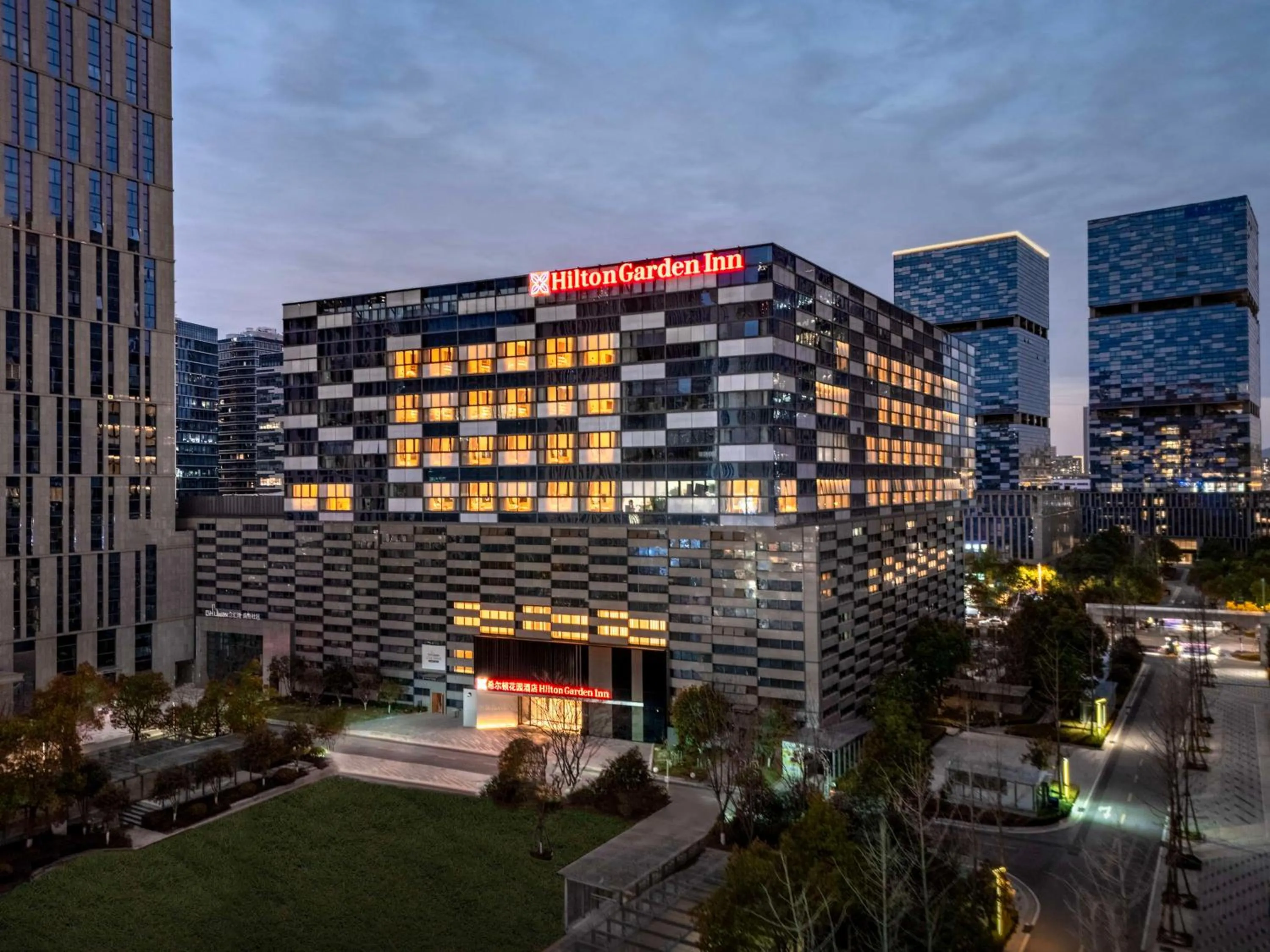 Property building in Hilton Garden Inn Nanjing Hexi Olympic Sports Center