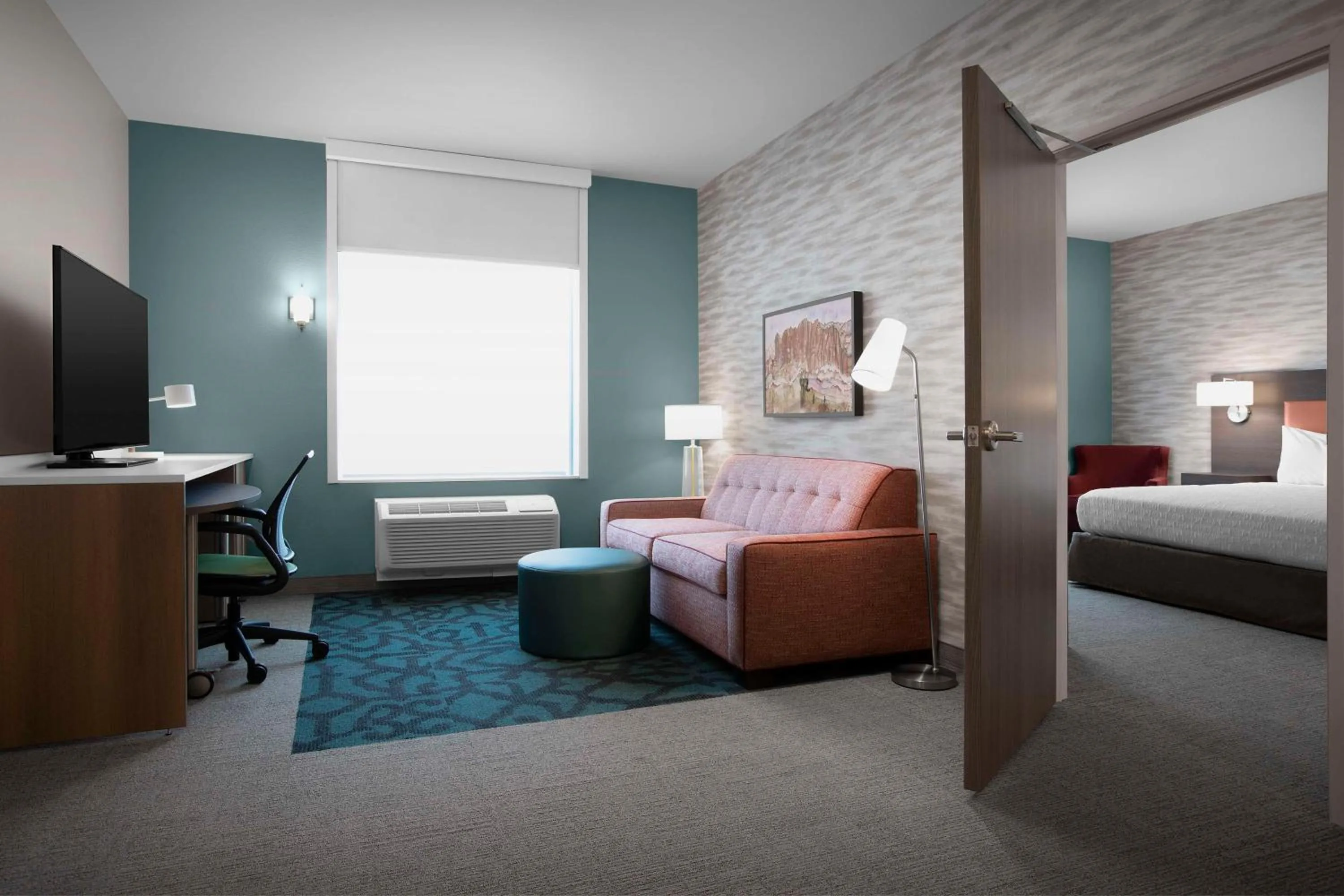 Living room, Bed in Home2 Suites By Hilton Phoenix North Happy Valley