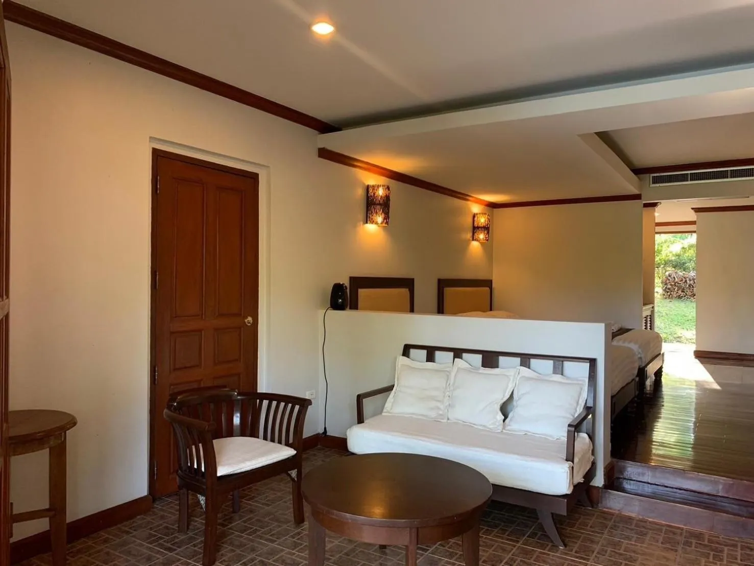 Bed in Saensukkho Hotel & Resort