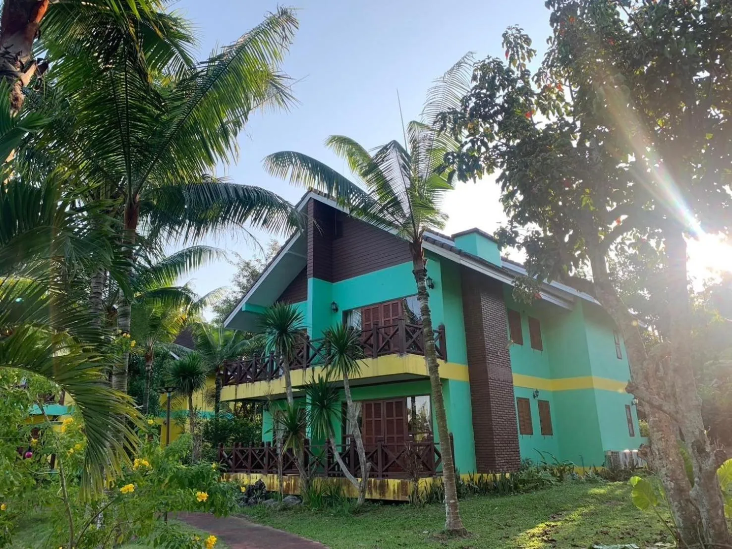 Property building in Saensukkho Hotel & Resort