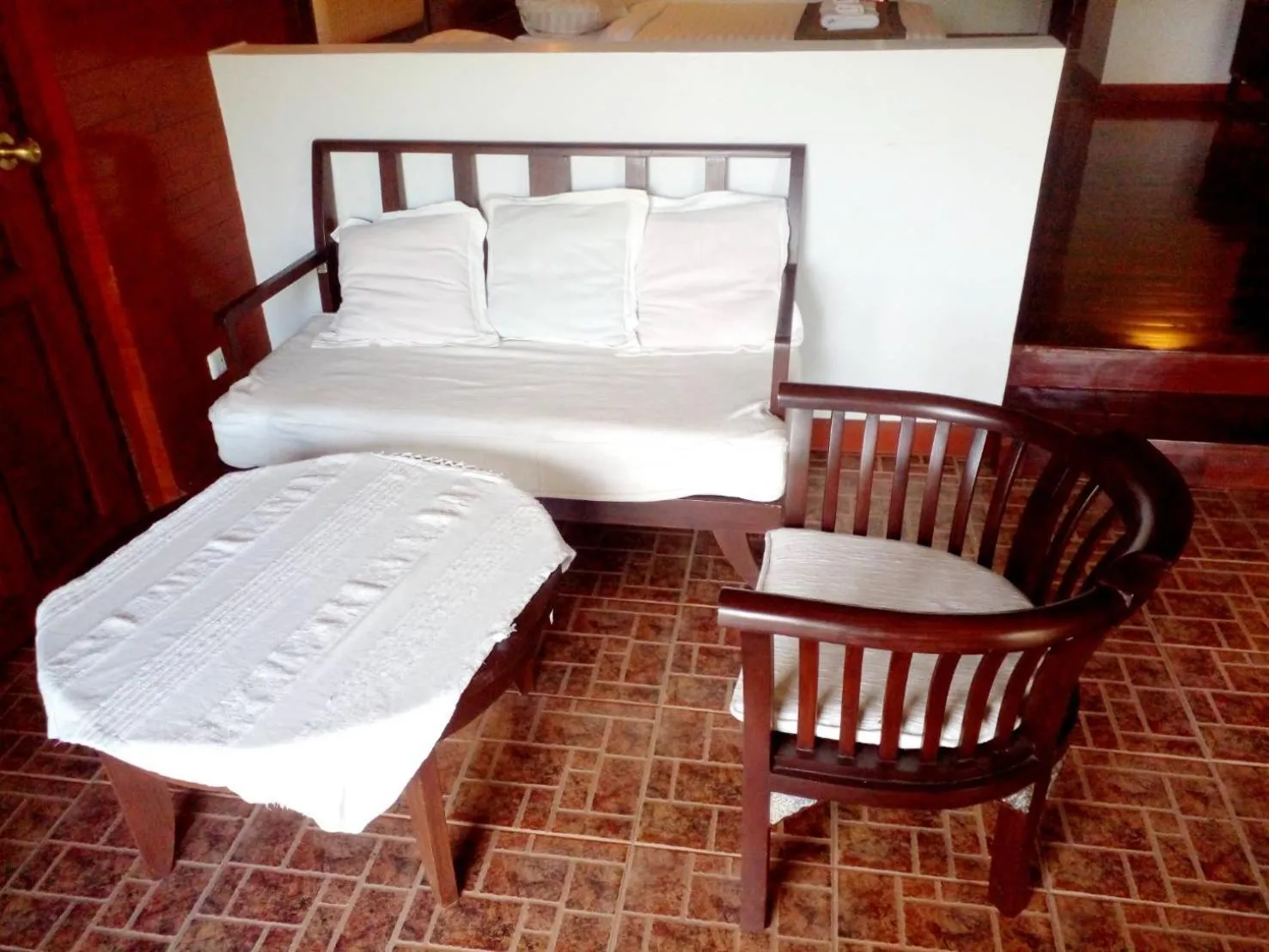 Living room, Bed in Saensukkho Hotel & Resort