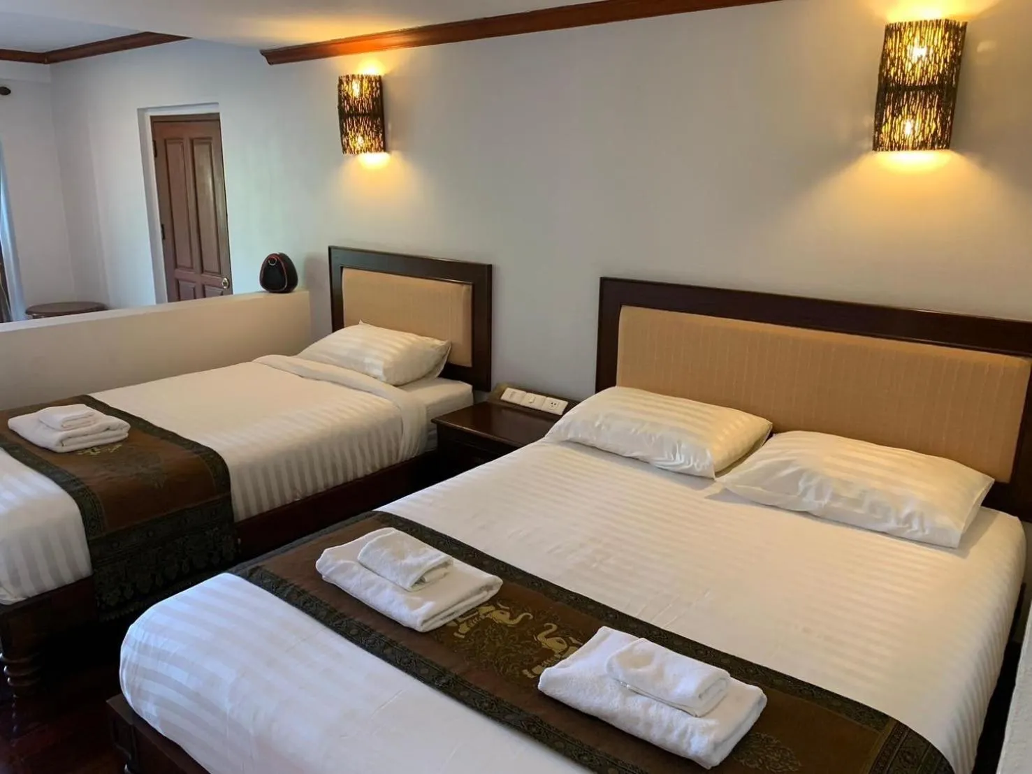 Bed in Saensukkho Hotel & Resort