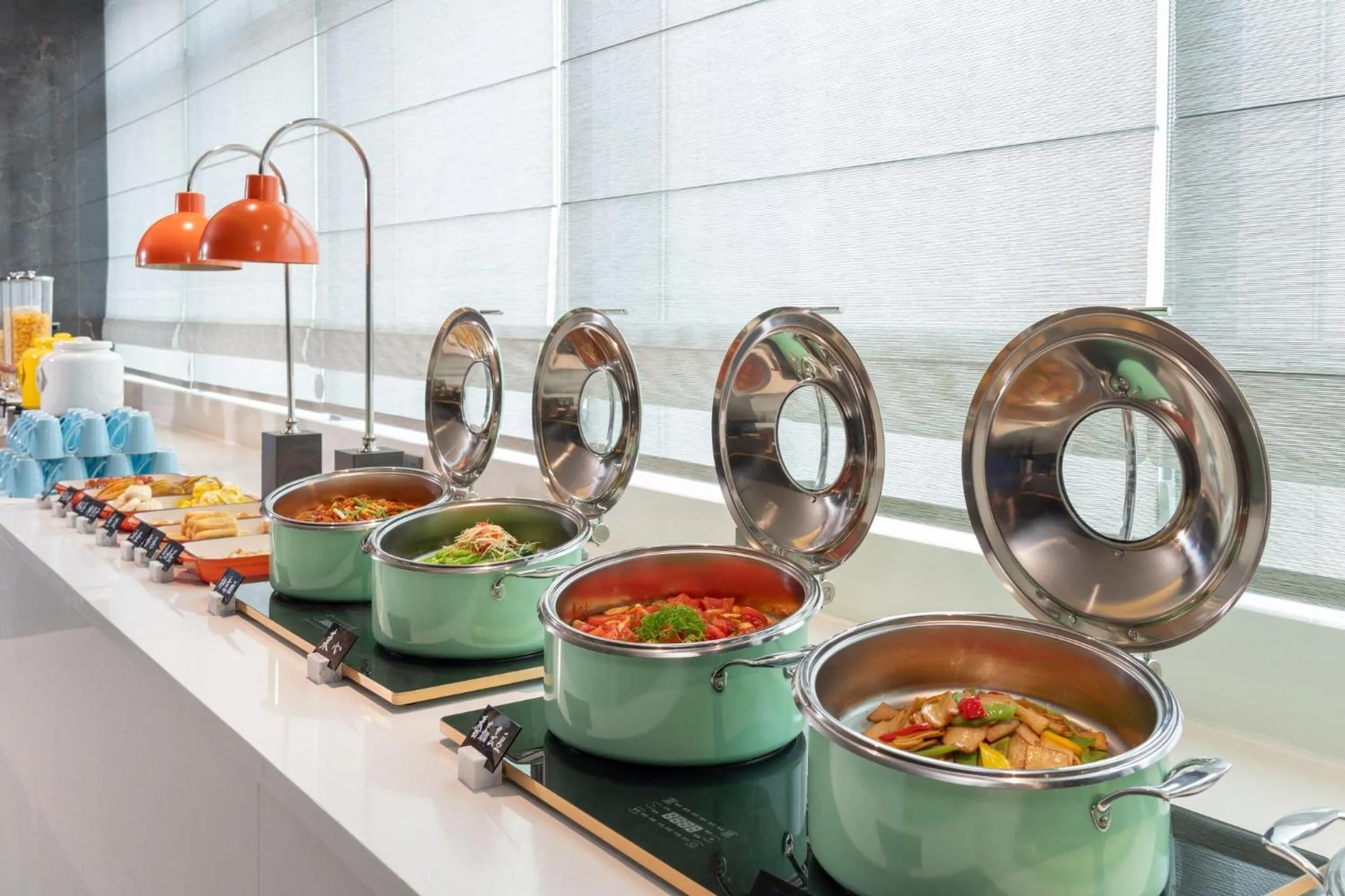 Restaurant/places to eat in Holiday Inn Express Lanzhou Downtown by IHG