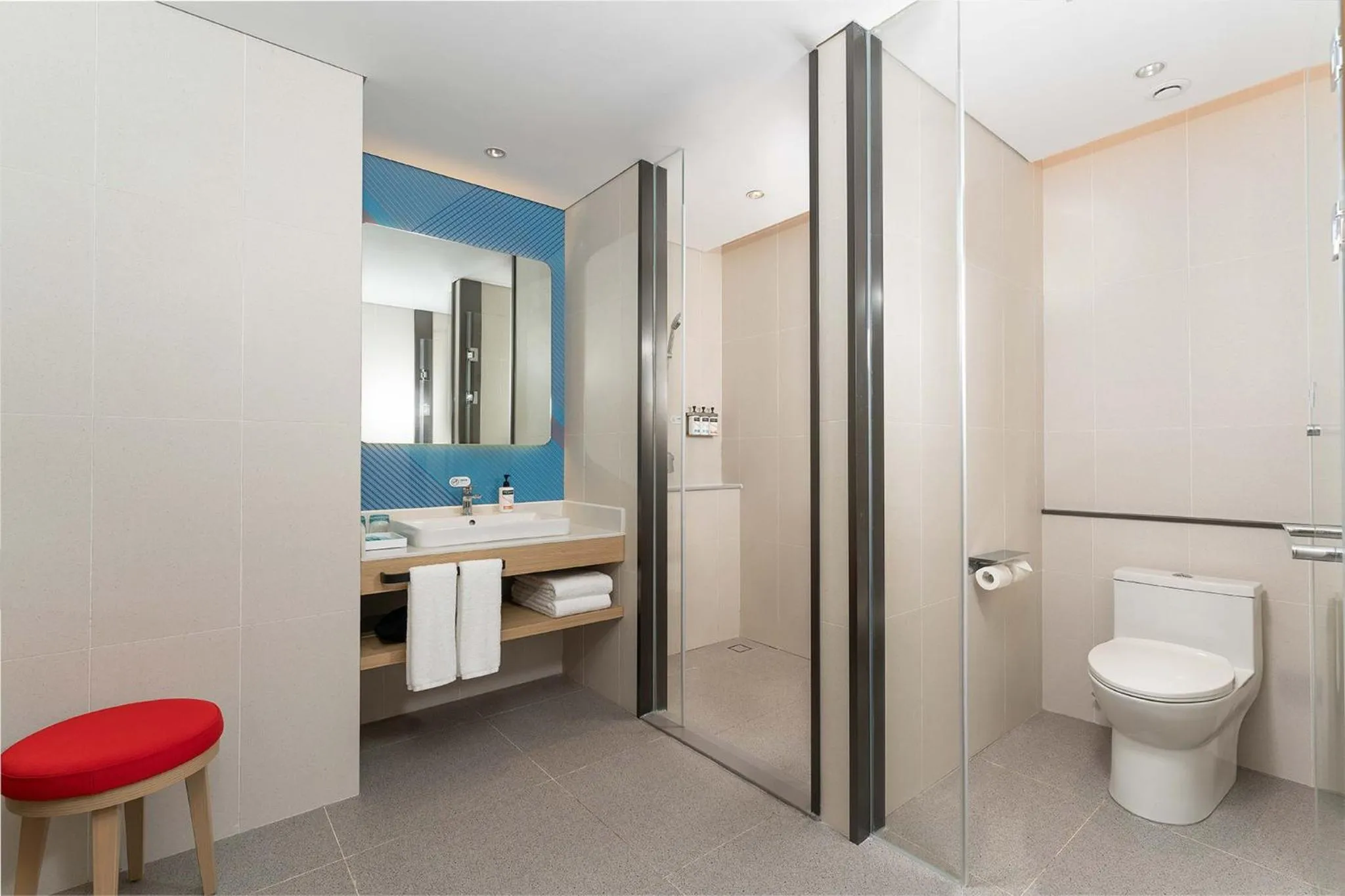 Bathroom in Holiday Inn Express Xi'an Daxing by IHG