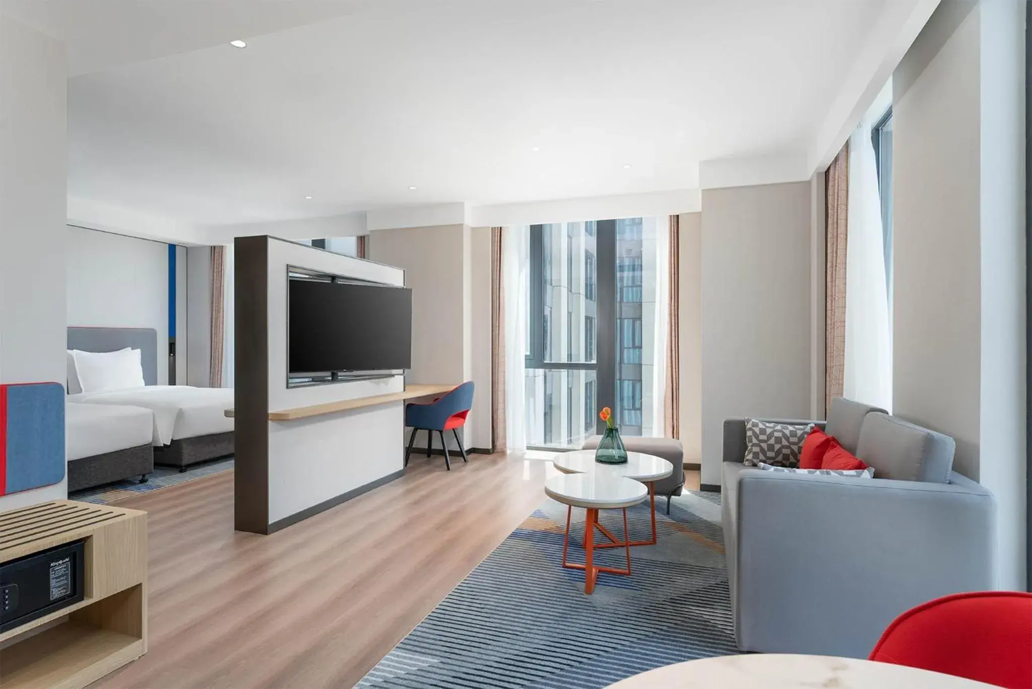 Double Suite with Two Double Beds - Non-Smoking in Holiday Inn Express Xi'an Daxing by IHG Double Suite with Two Double Beds - Non-Smoking in Holiday Inn Express Xi'an Daxing by IHG