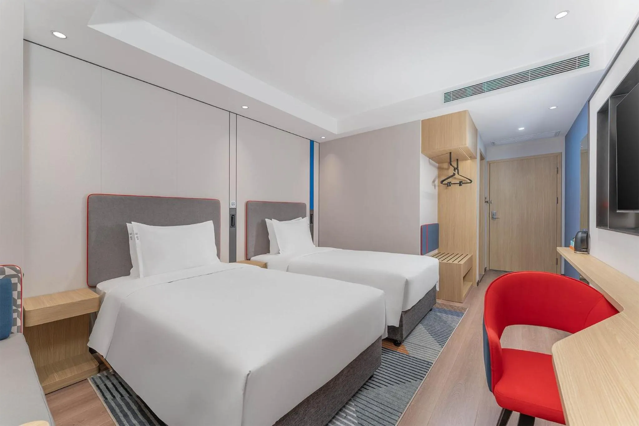 Photo of the whole room, Bed in Holiday Inn Express Xi'an Daxing by IHG