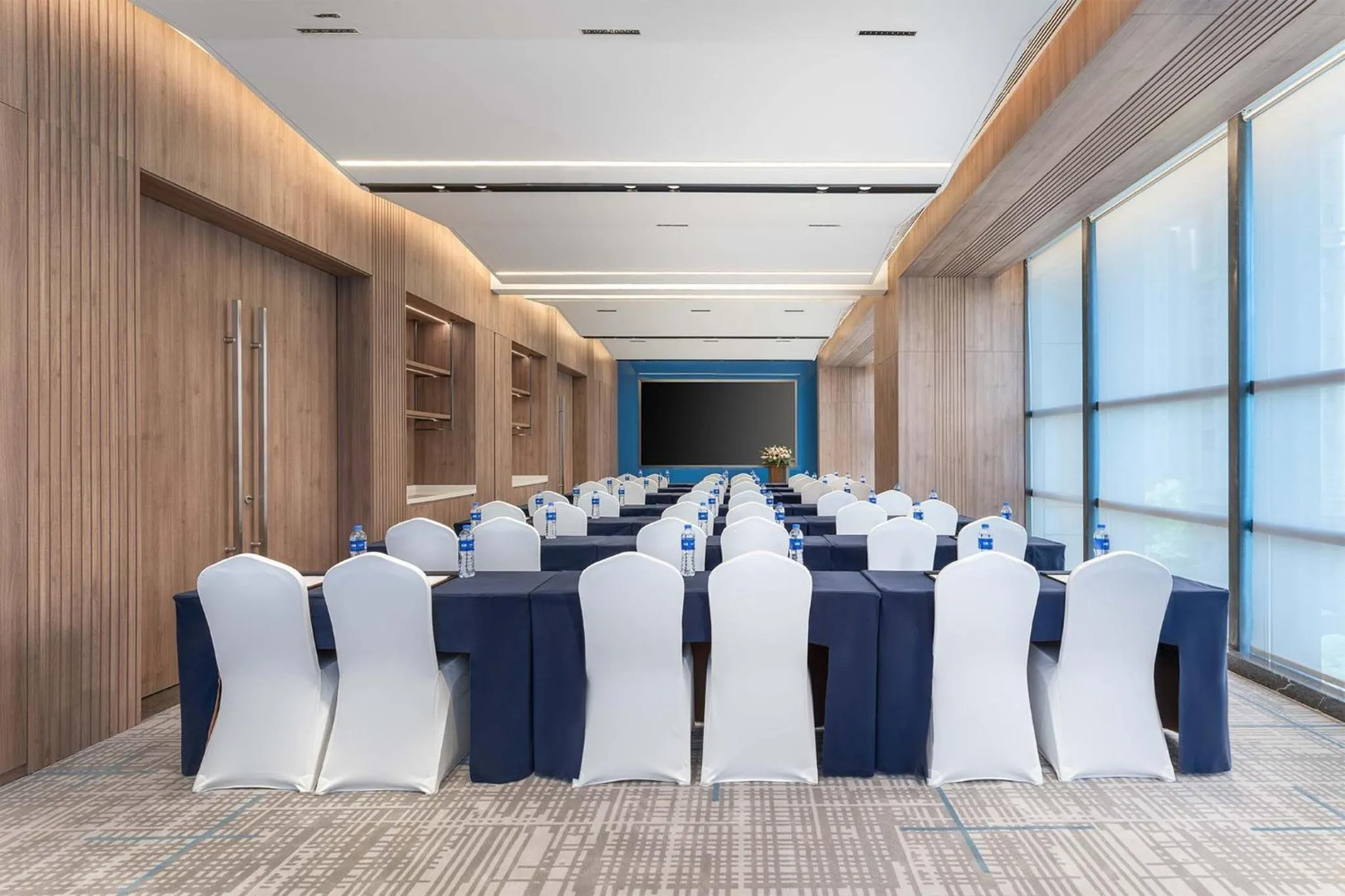 Meeting/conference room in Holiday Inn Express Xi'an Daxing by IHG
