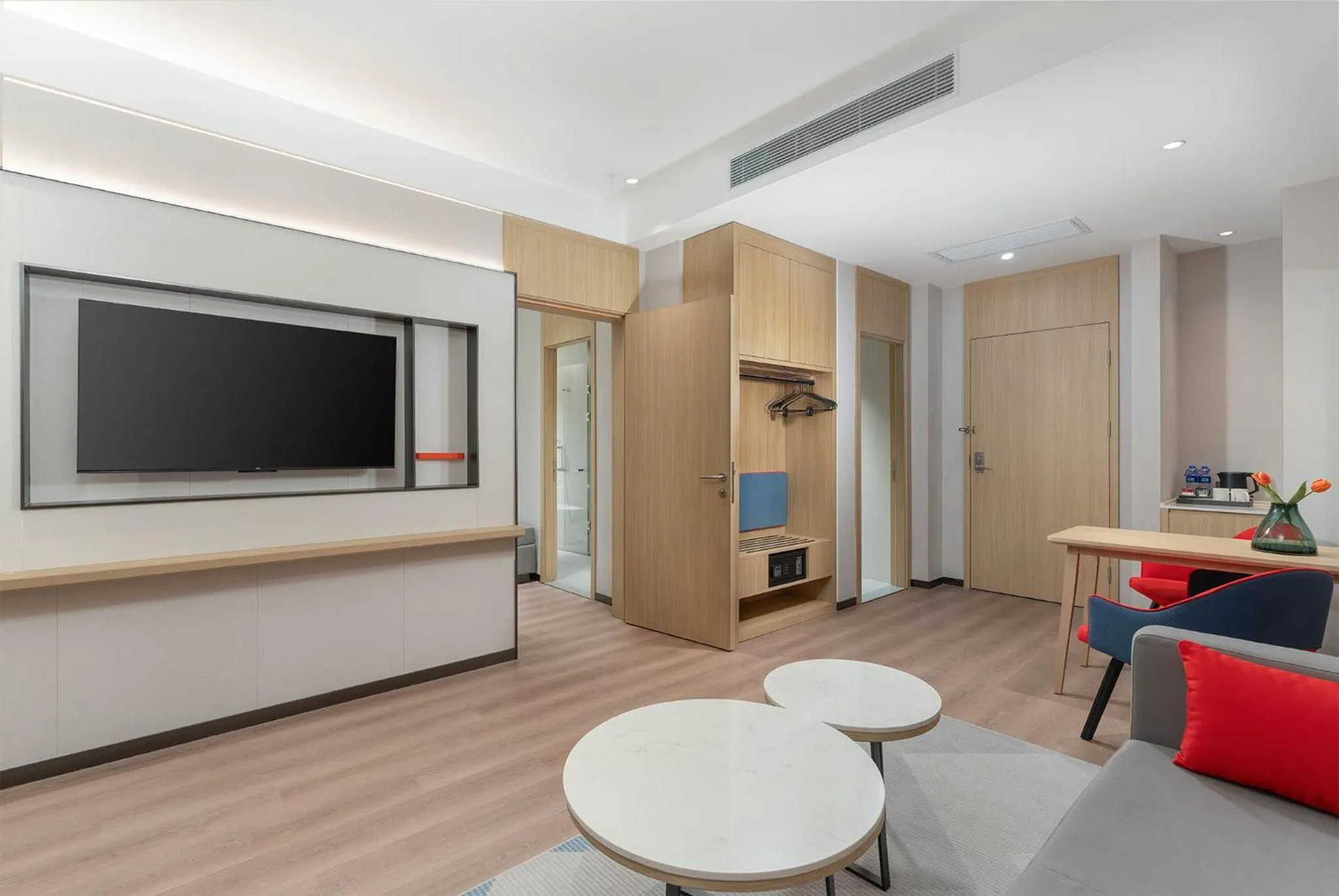 Photo of the whole room in Holiday Inn Express Xi'an Daxing by IHG