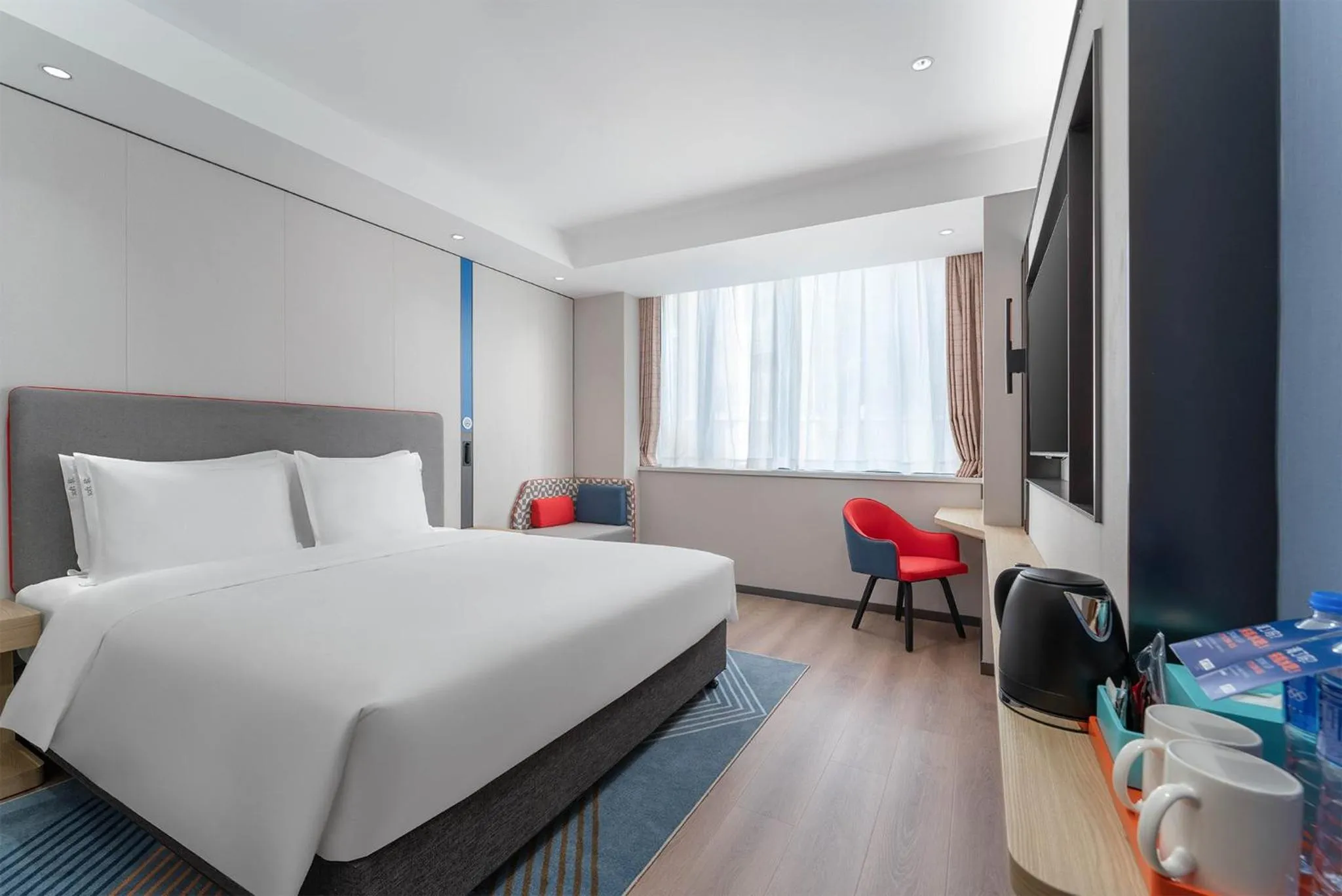 Photo of the whole room, Bed in Holiday Inn Express Xi'an Daxing by IHG