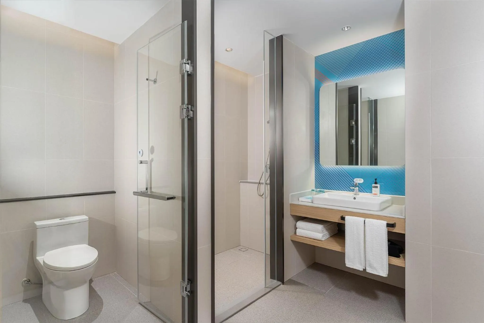 Photo of the whole room in Holiday Inn Express Xi'an Daxing by IHG