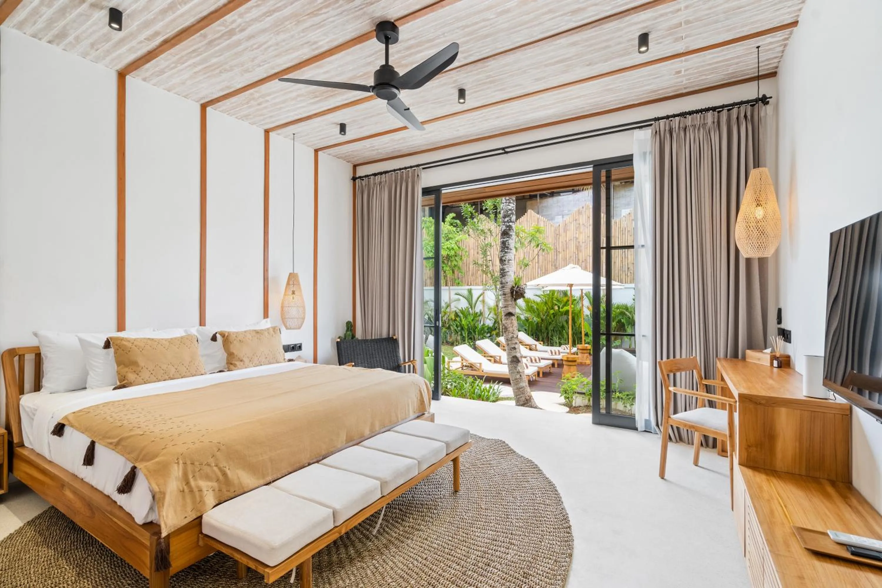 Bed in Alicante Villa