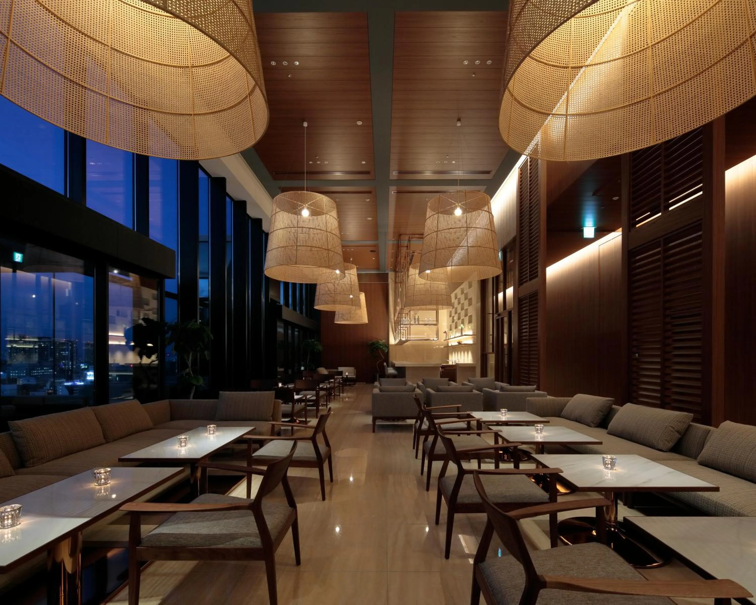 Lounge or bar in Candeo Hotels Osaka The Tower