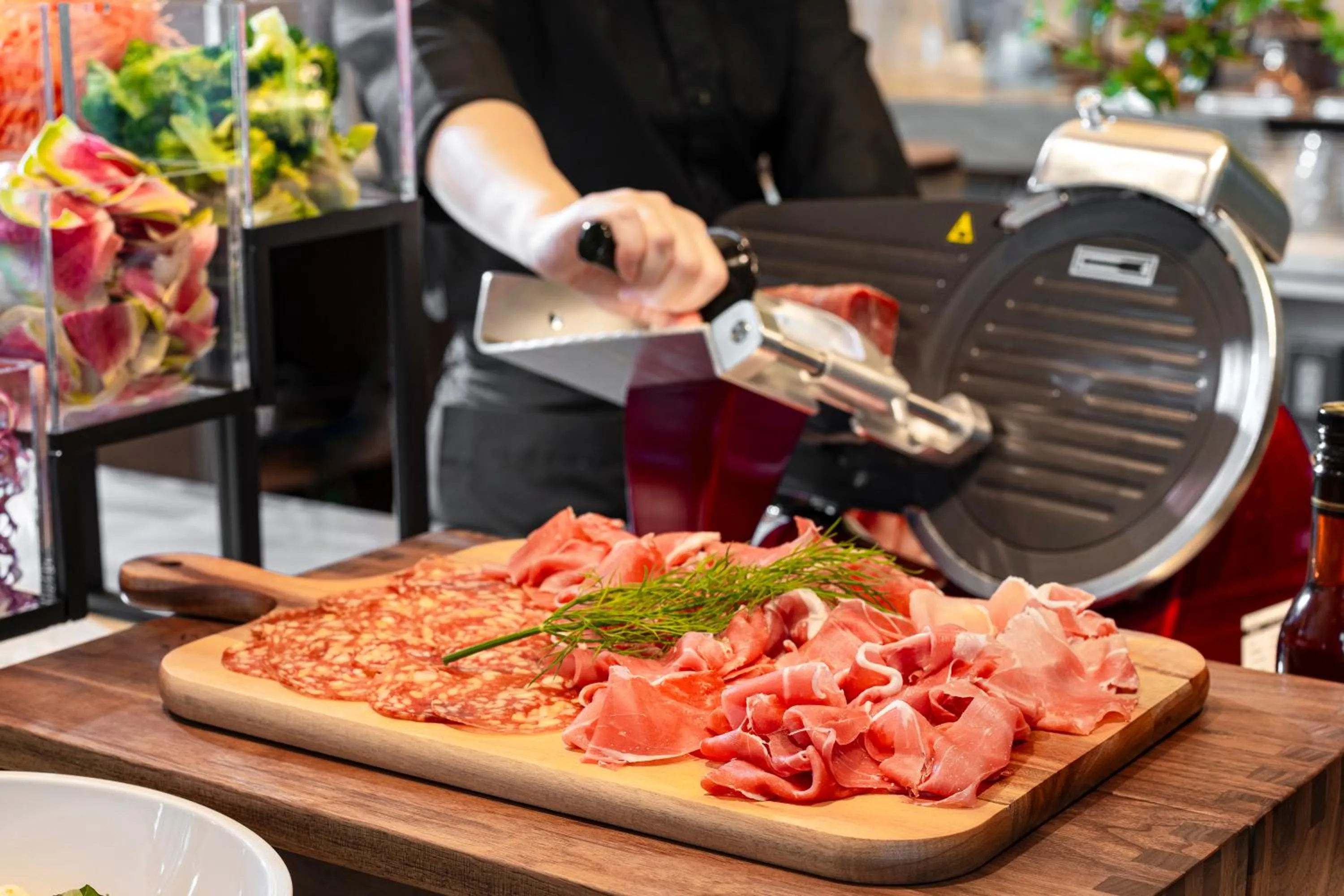 Restaurant/places to eat in Candeo Hotels Osaka The Tower