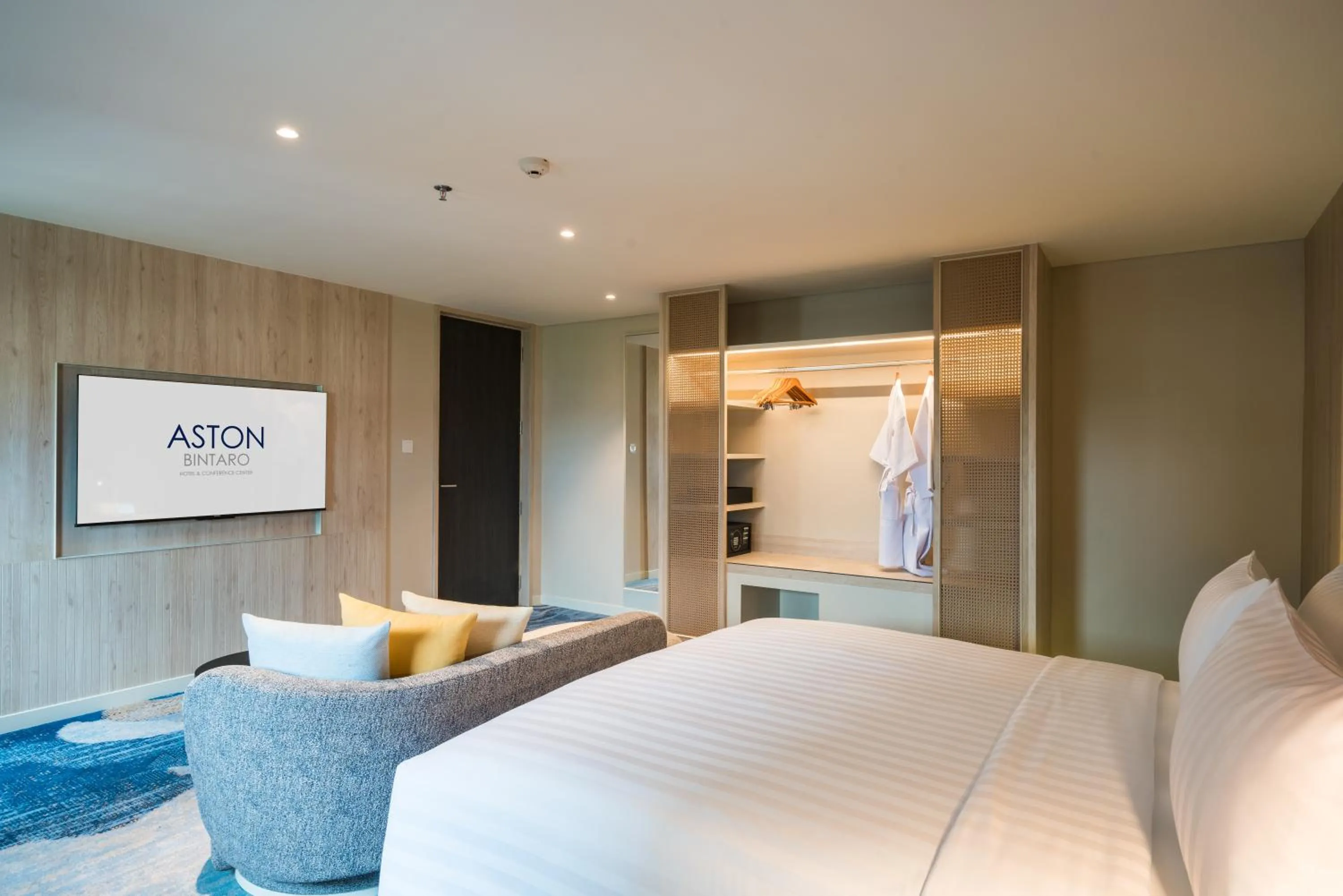 Photo of the whole room, Bed in Aston Bintaro Hotel & Conference Center