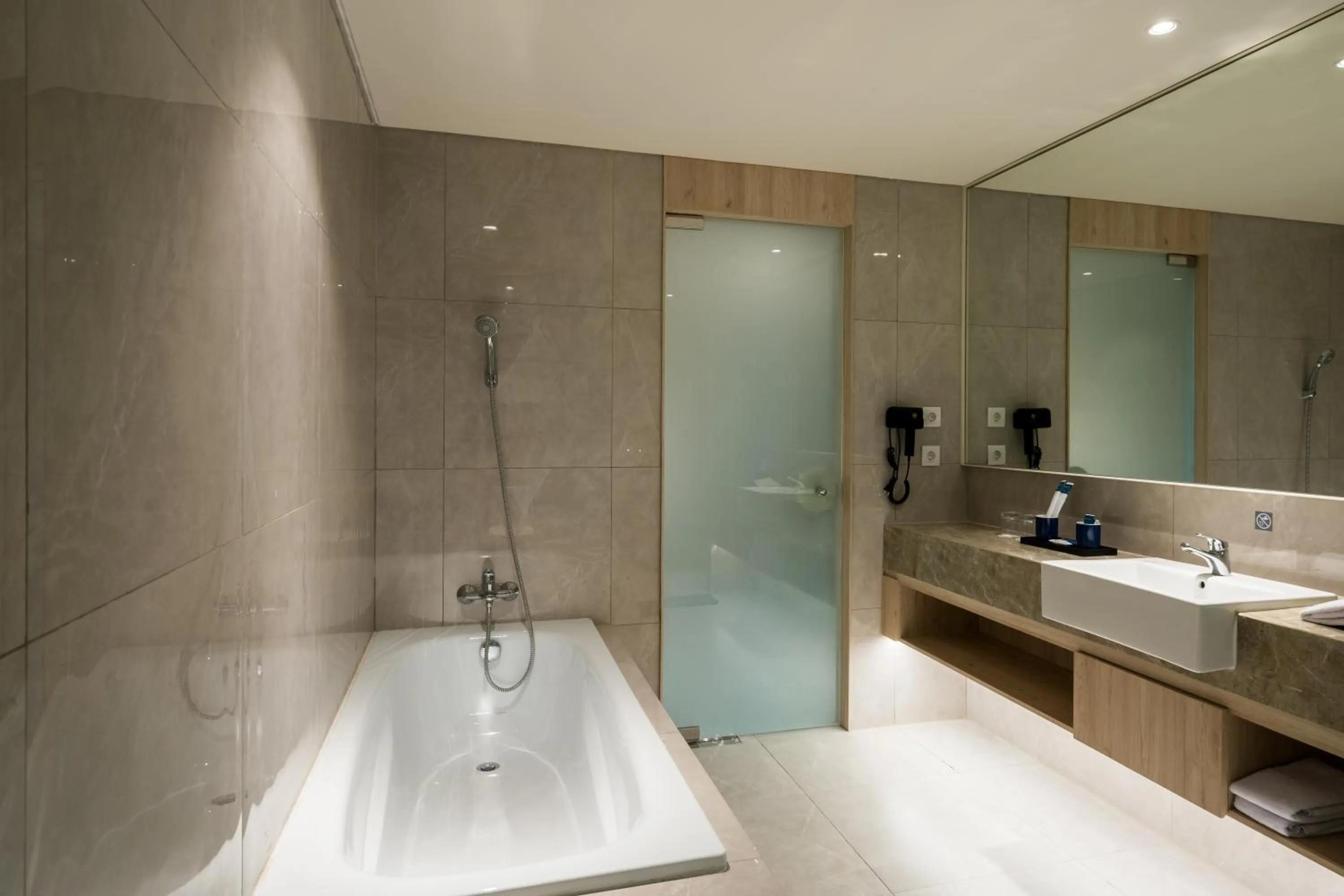 Bath in Aston Bintaro Hotel & Conference Center