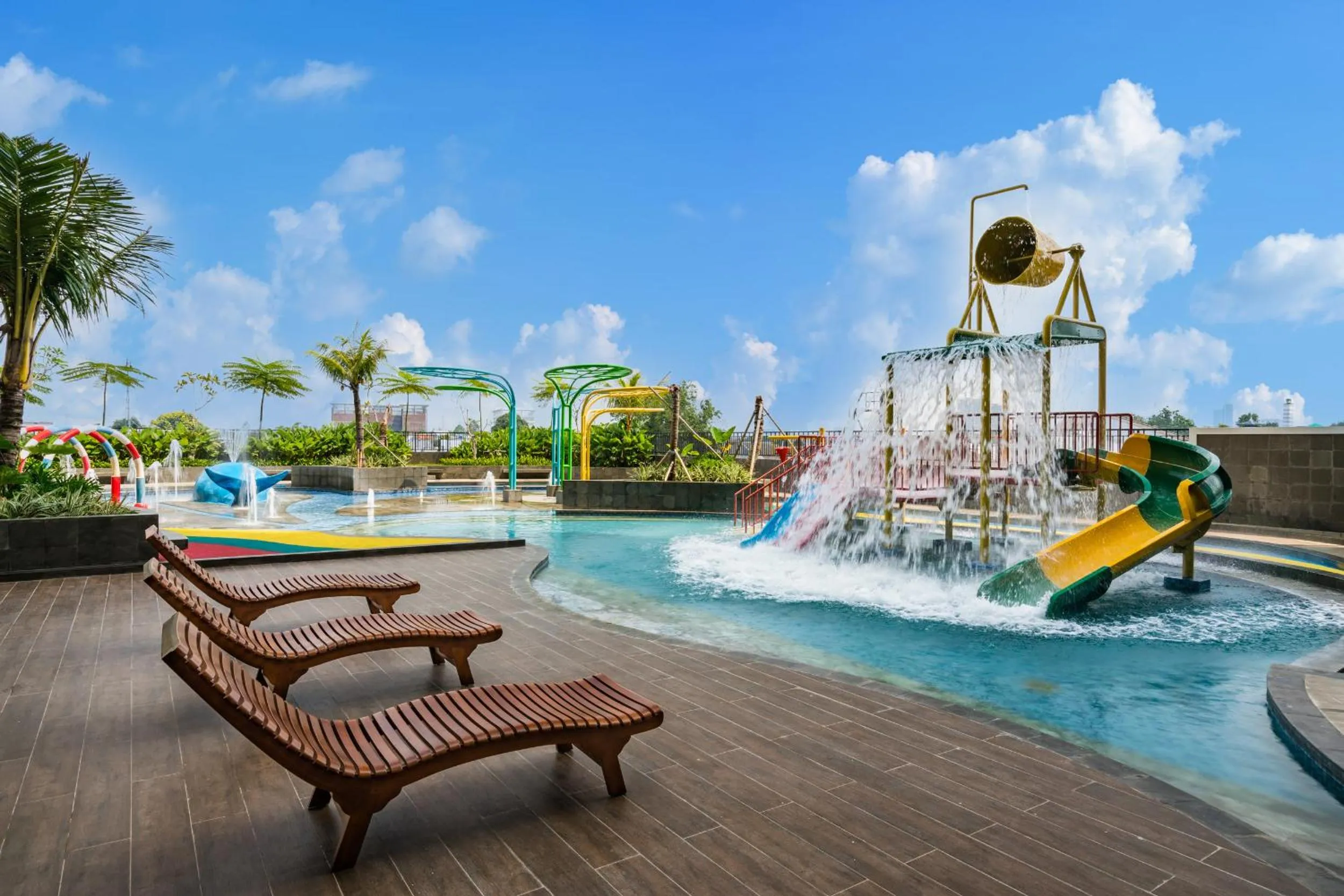 Swimming pool in Aston Bintaro Hotel & Conference Center