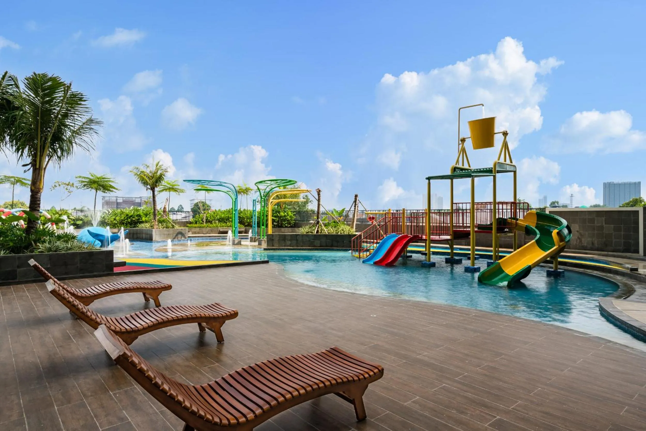 Swimming pool in Aston Bintaro Hotel & Conference Center