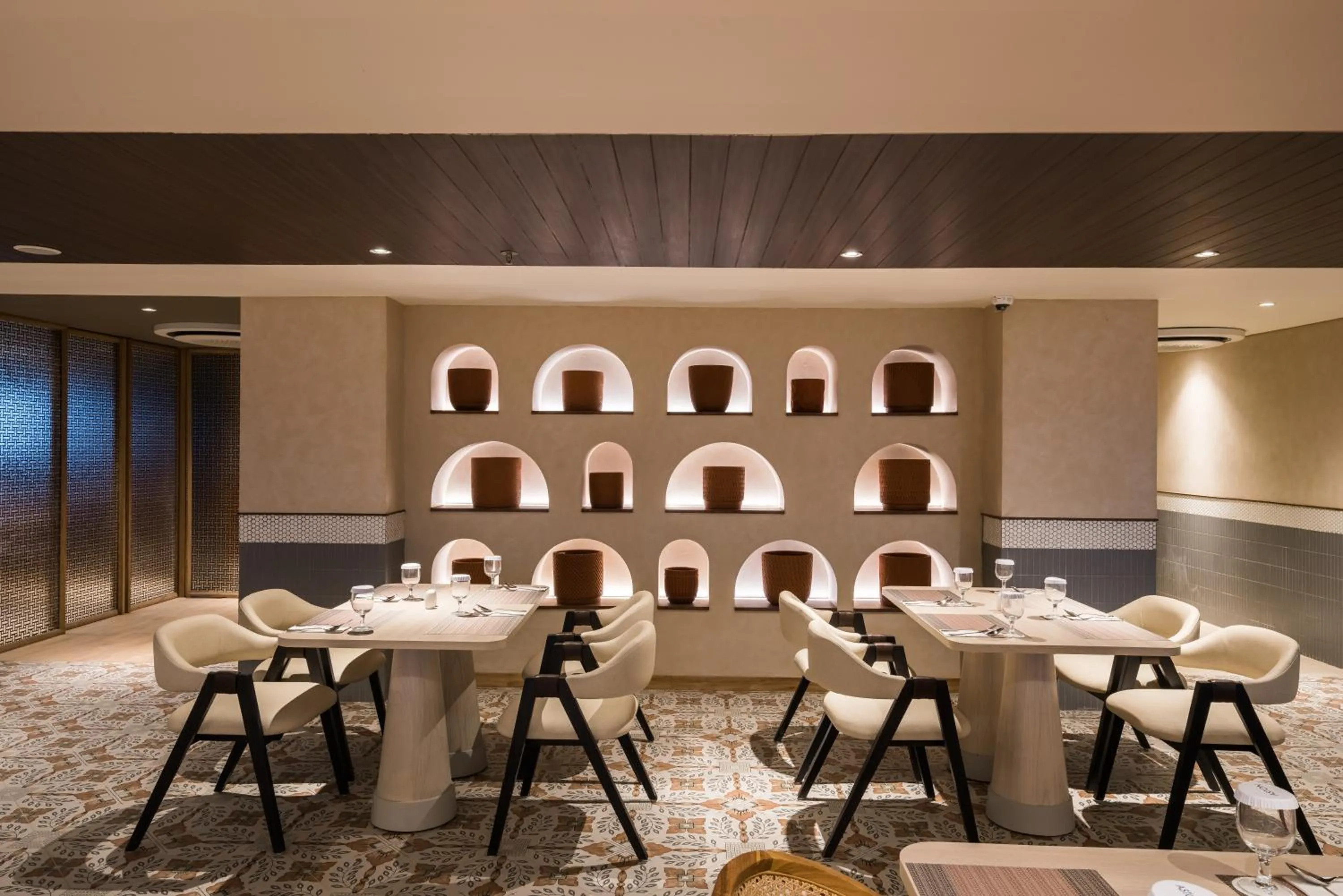 Restaurant/places to eat in Aston Bintaro Hotel & Conference Center