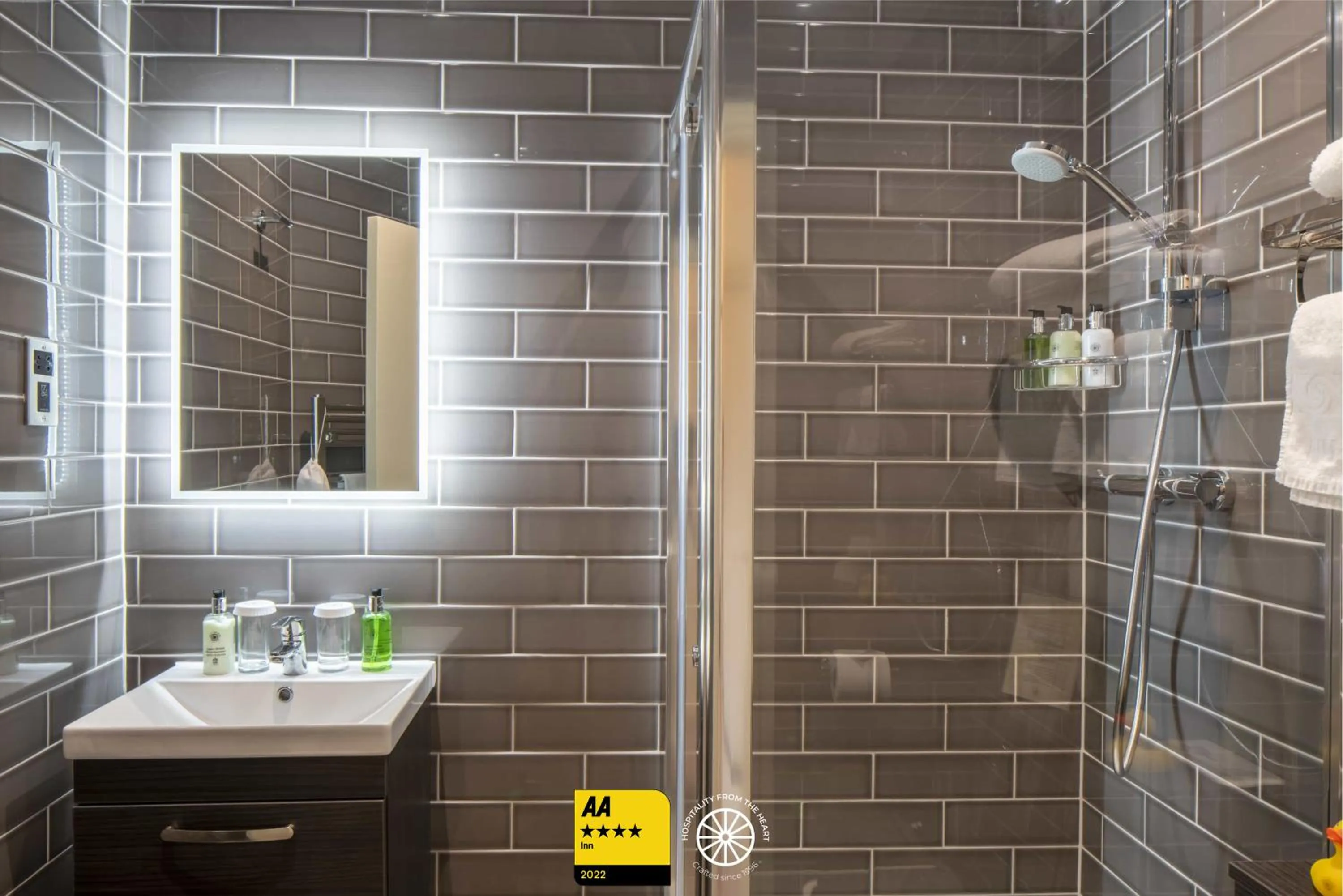 Shower in The Tudor House Hotel, Tewkesbury, Gloucestershire - The Coaching Inn Group