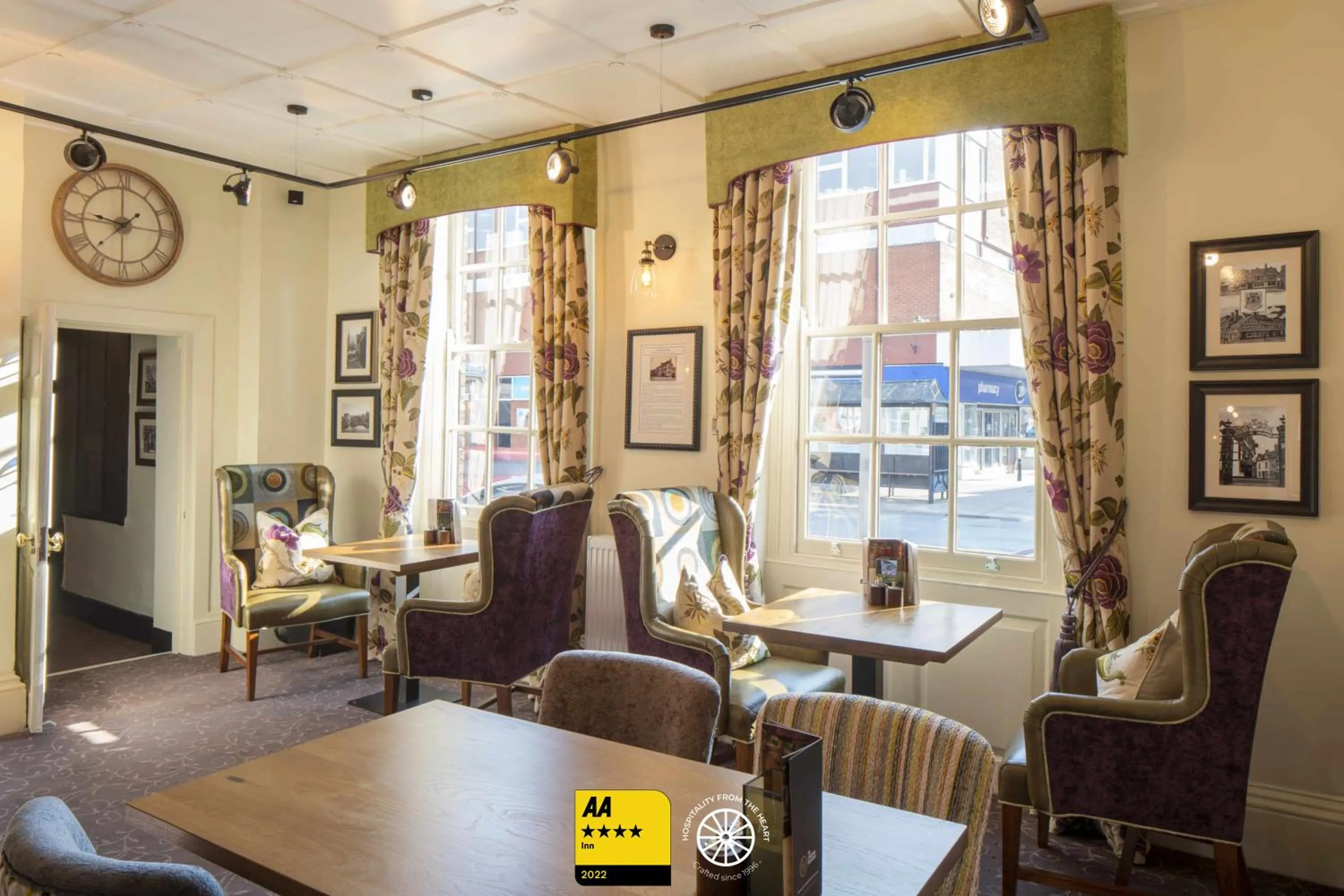 Lounge or bar in The Tudor House Hotel, Tewkesbury, Gloucestershire - The Coaching Inn Group