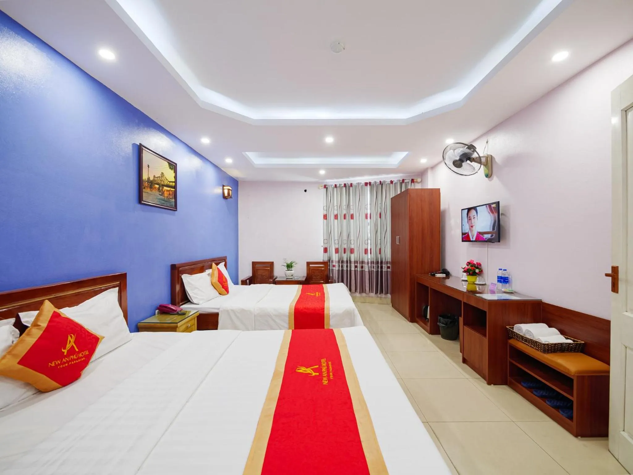 Photo of the whole room, Bed in New An Phú Hotel