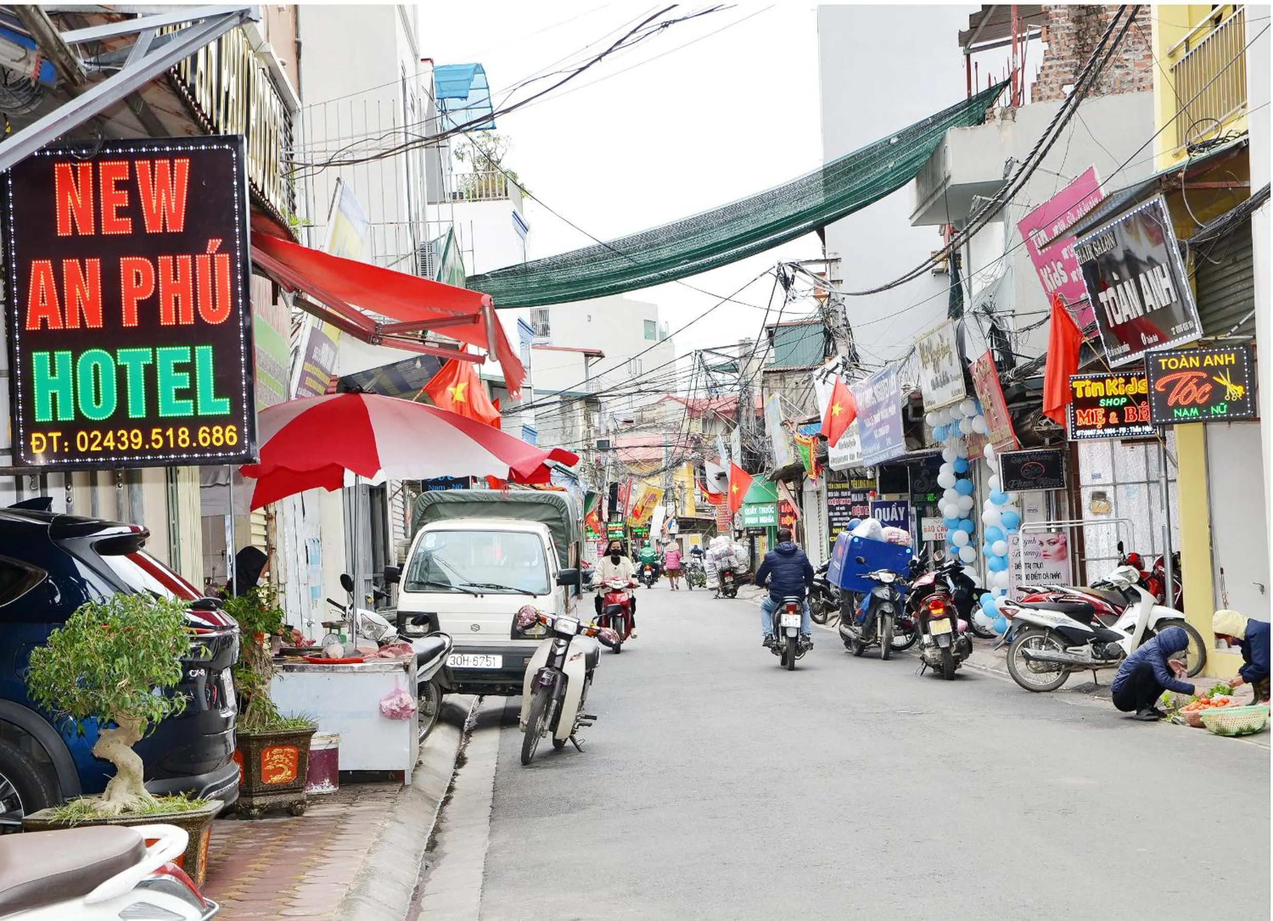 Street view in New An Phú Hotel