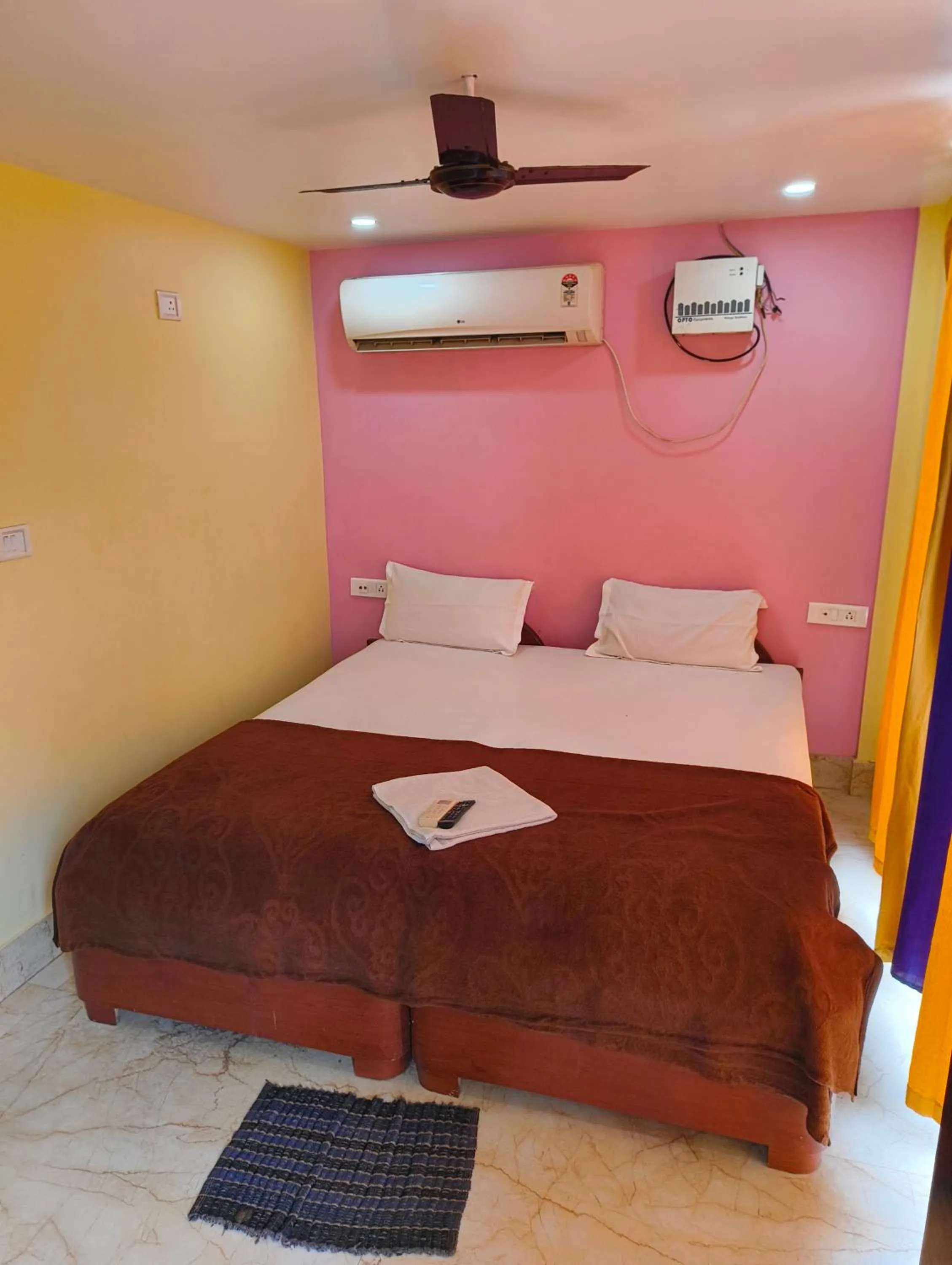 Bedroom, Bed in Hotel Swagat