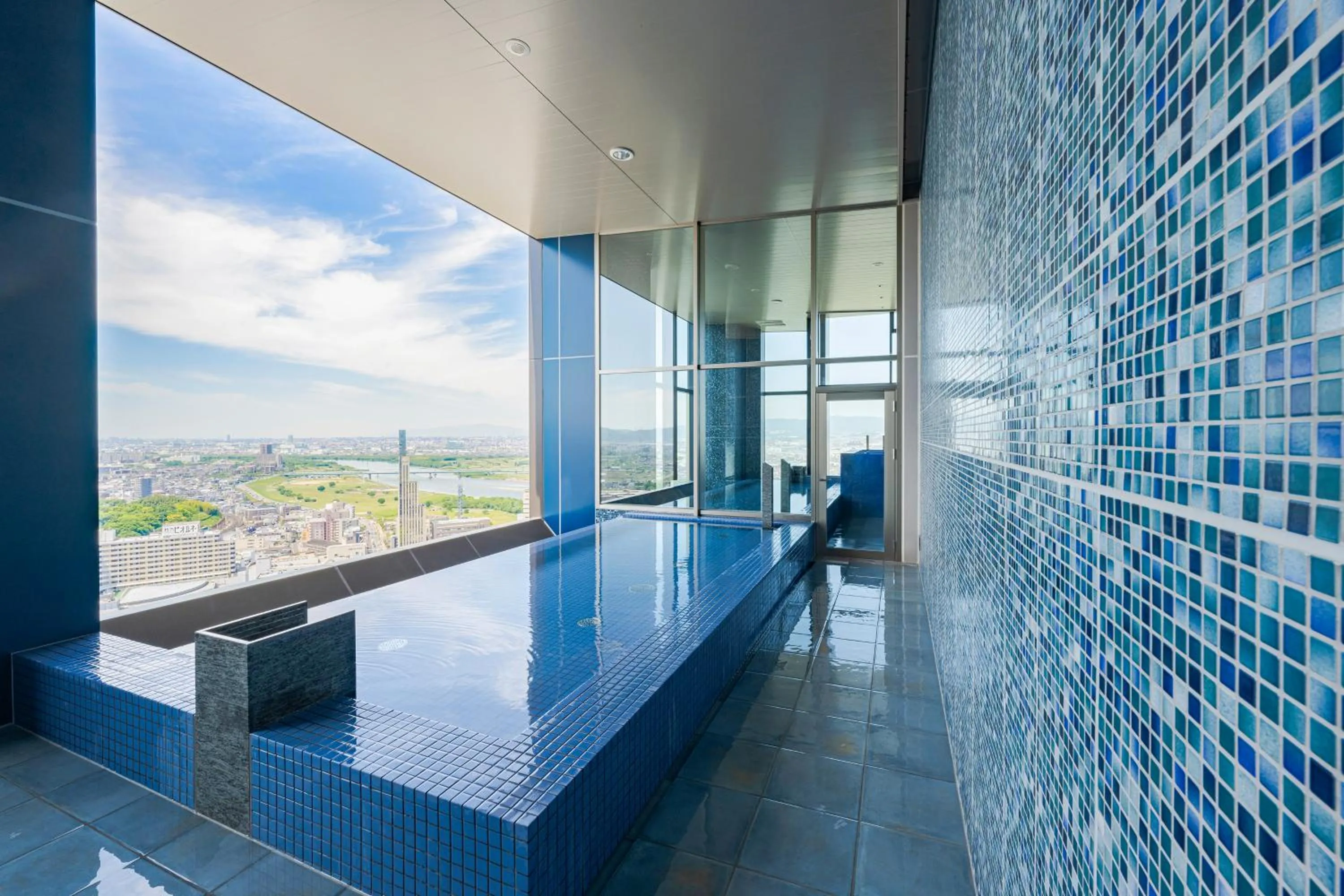Open Air Bath in Candeo Hotels Osaka Hirakata