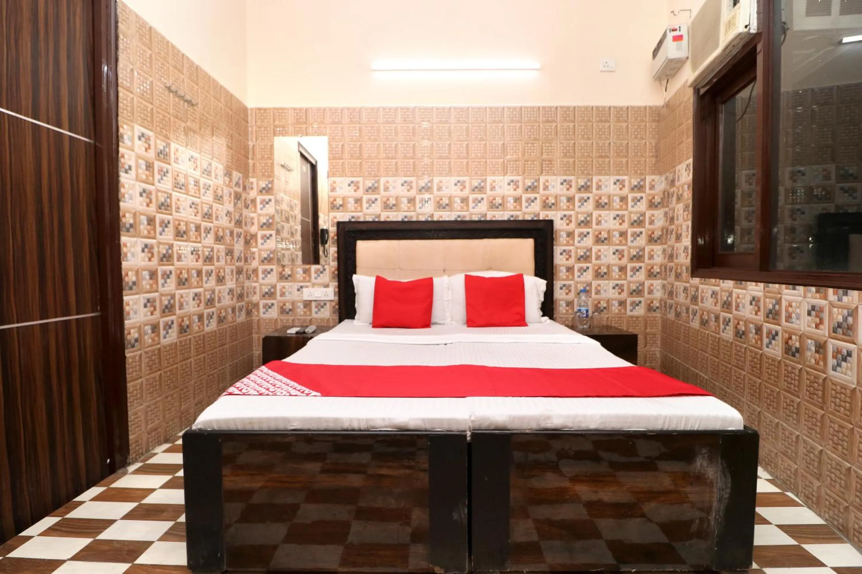 Bedroom, Bed in Hotel O Kapoor Residency