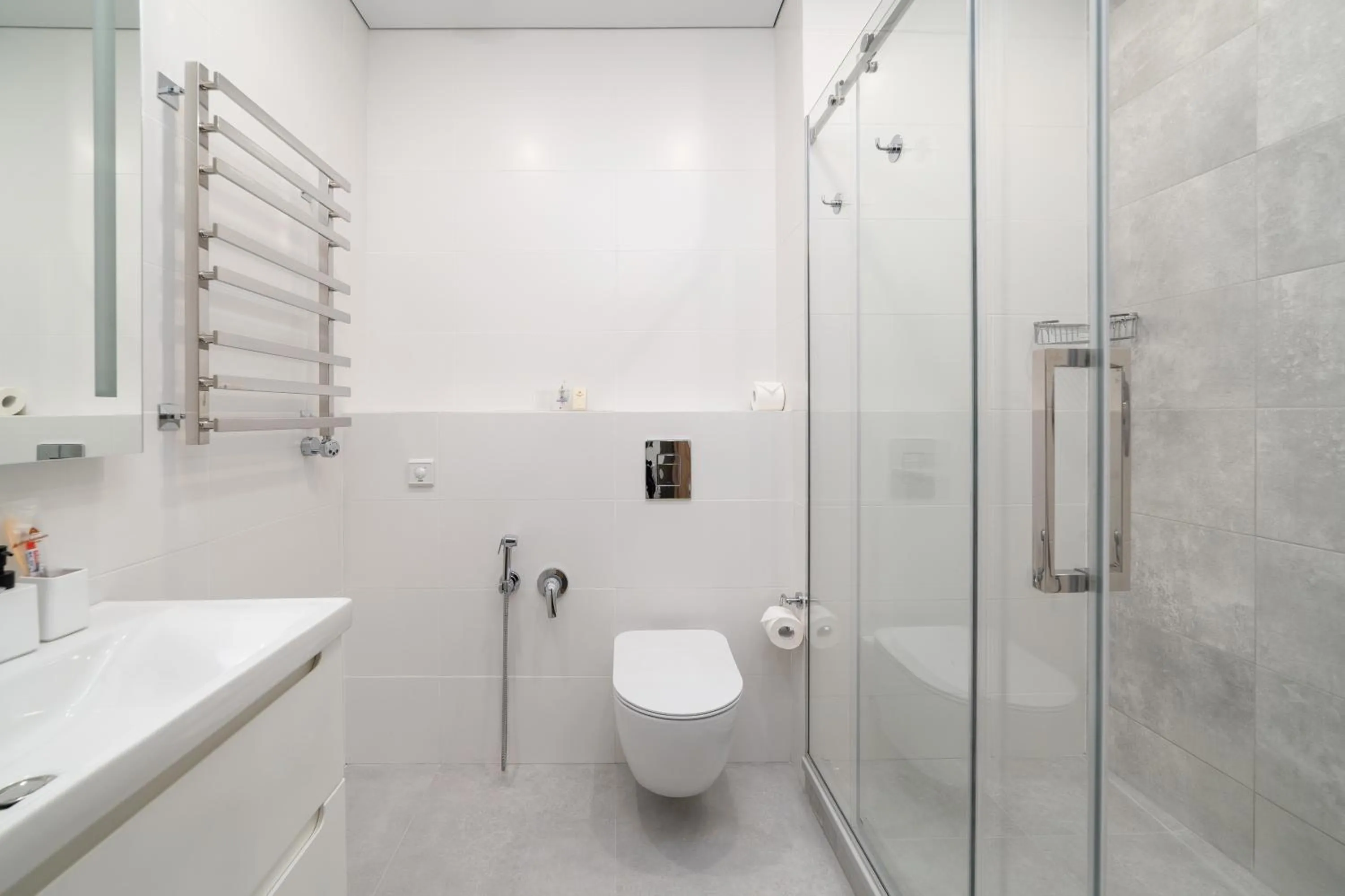 Shower in Ambassador Hotel