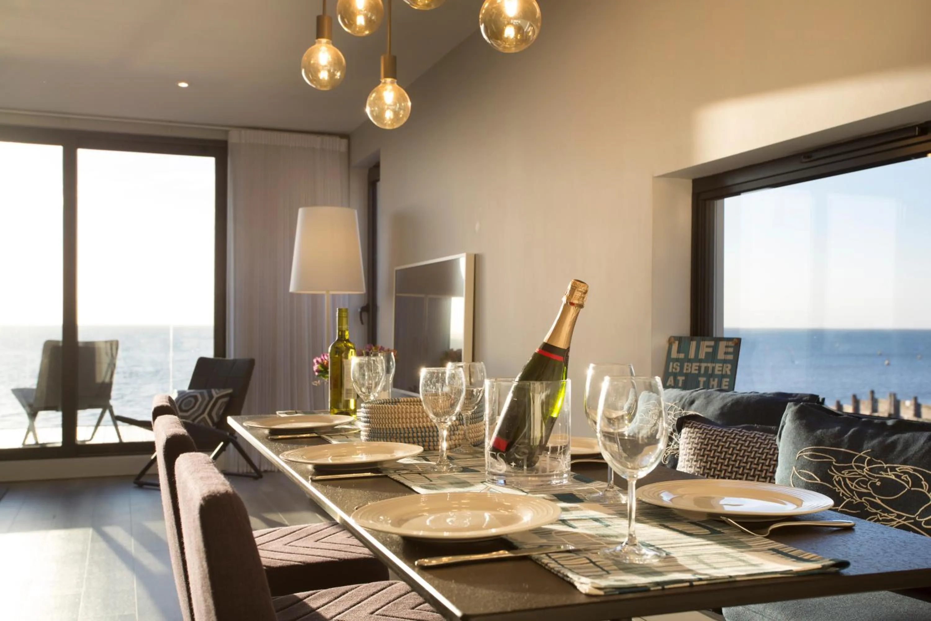 Dining area in Sea Sunset Cottage