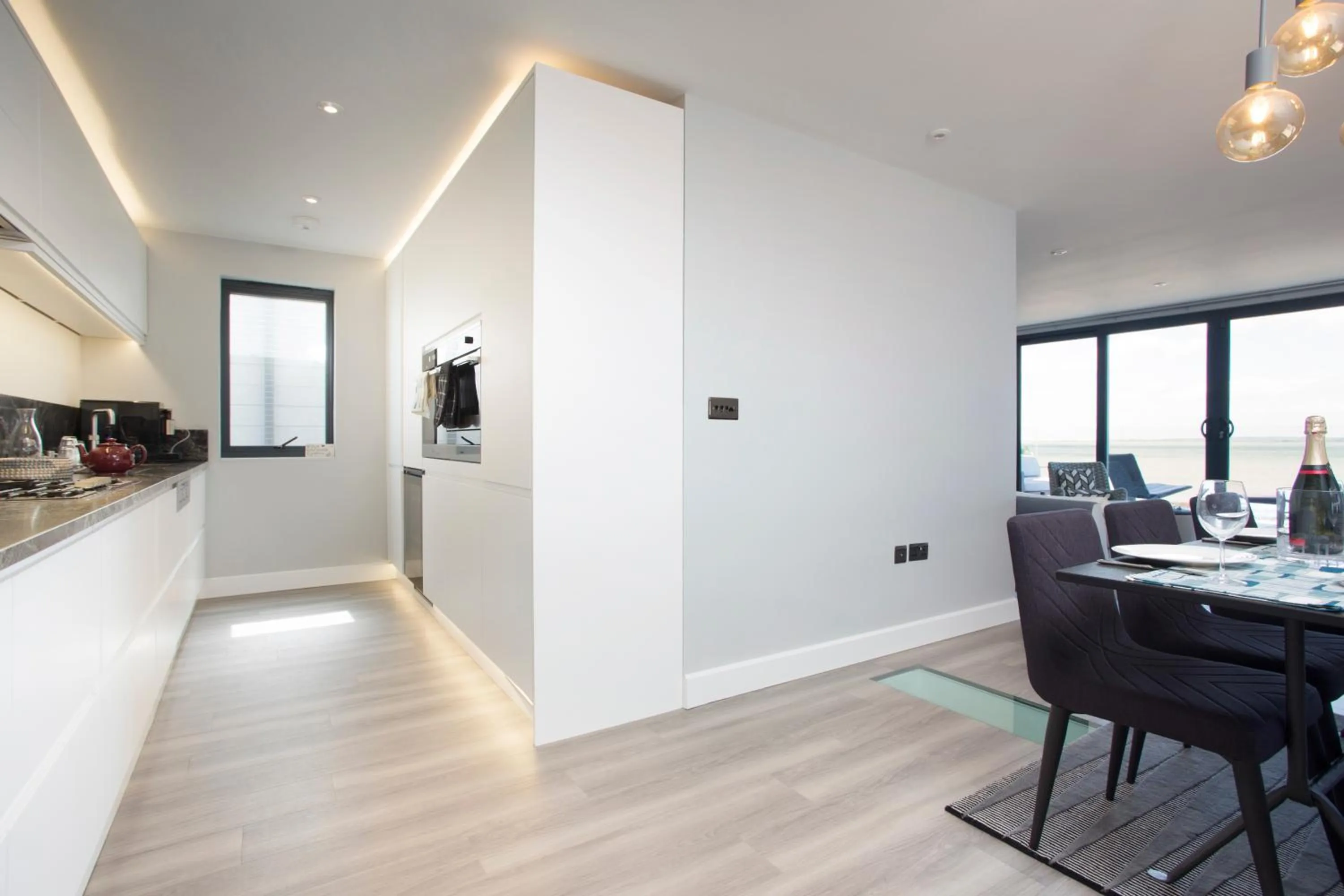 Kitchen or kitchenette in Sea Sunset Cottage