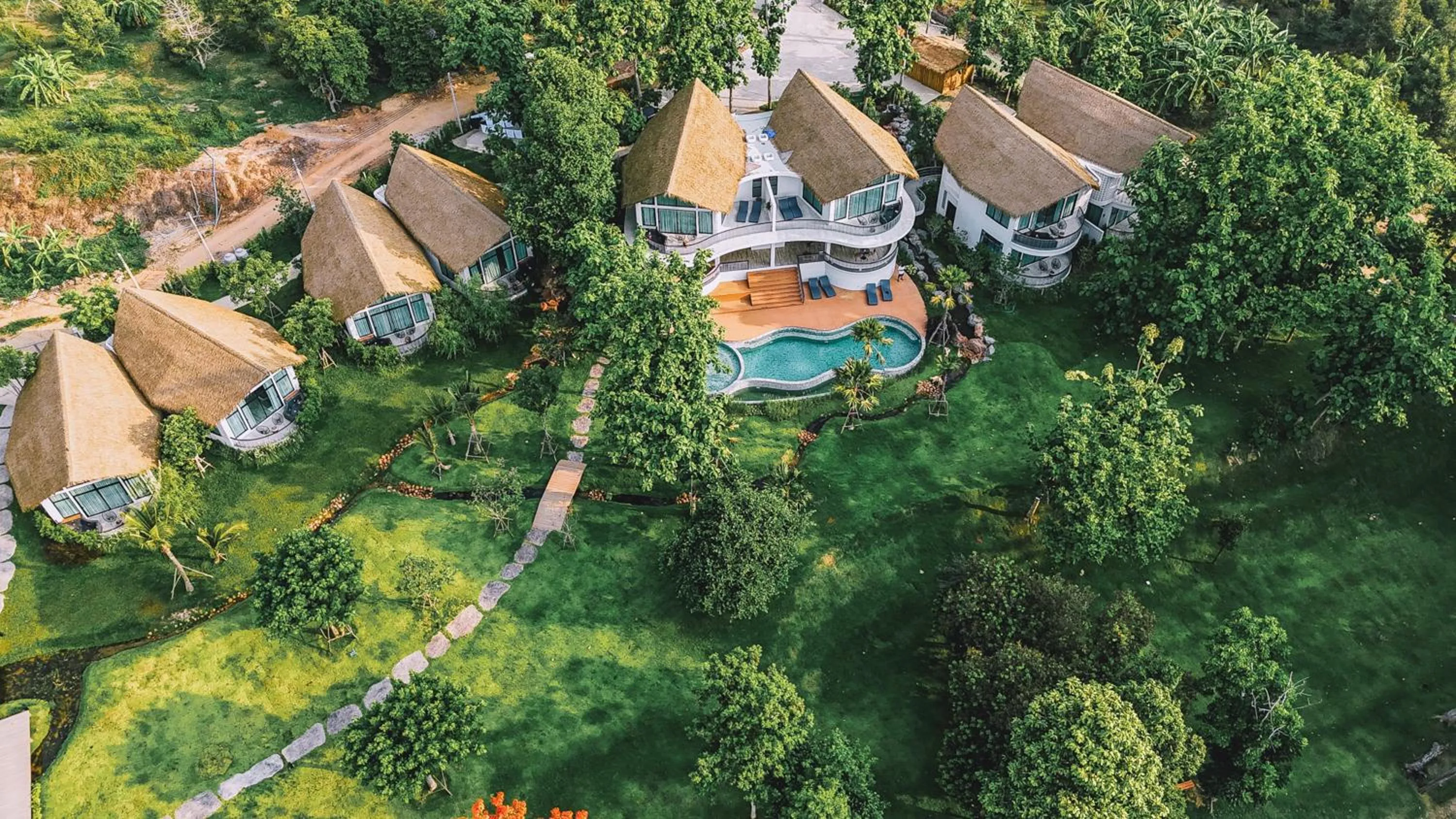 Bird's eye view in Villa De Leaf River Kaeng Krachan