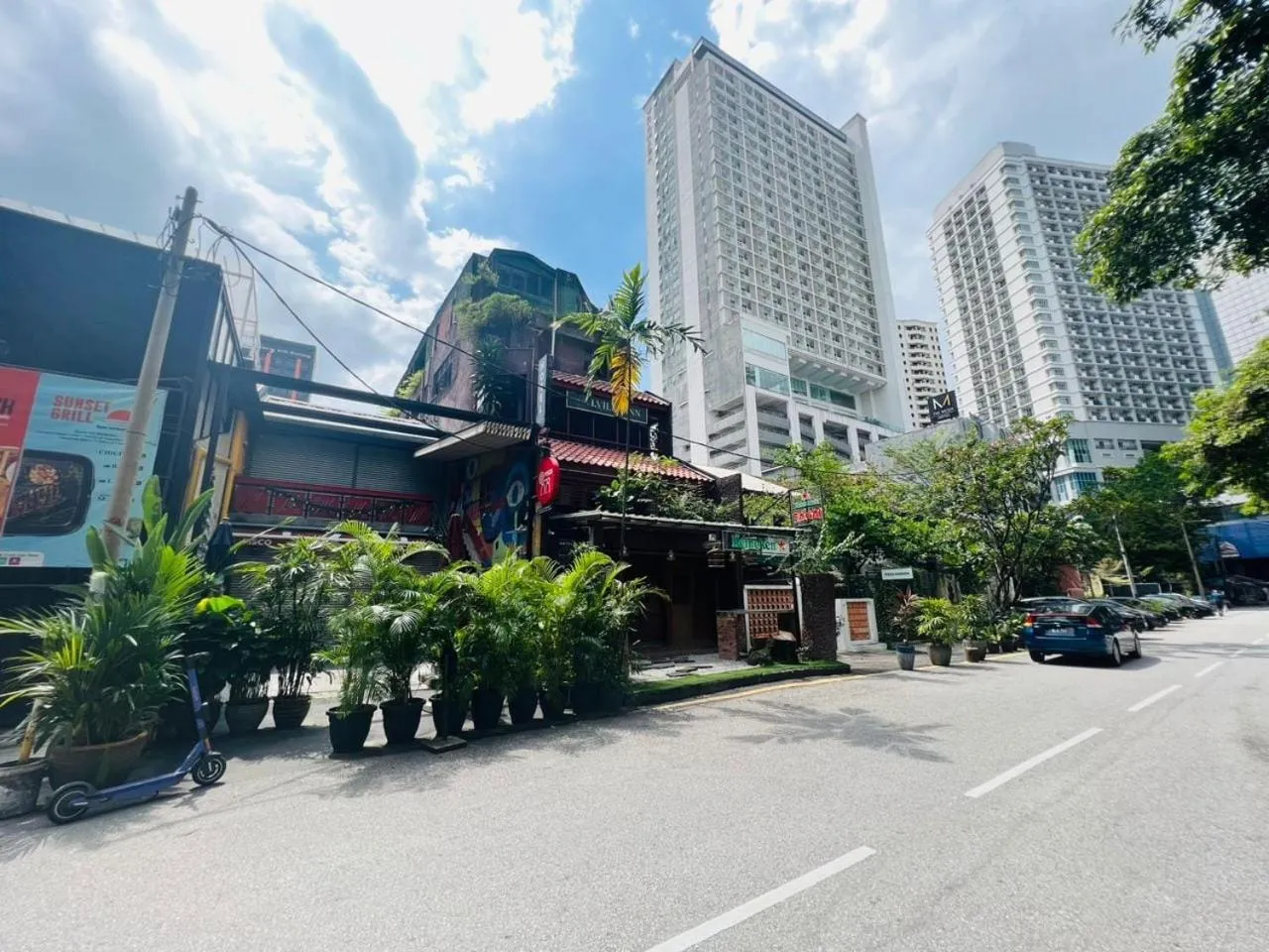 Facade/entrance in Hotel O I.villa Inn