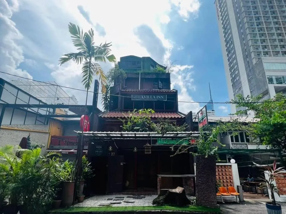 Facade/entrance in Hotel O I.villa Inn