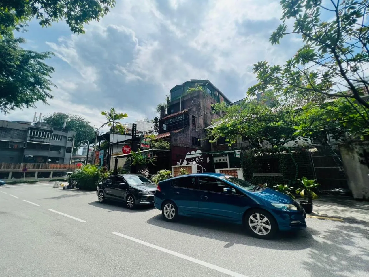 Facade/entrance in Hotel O I.villa Inn