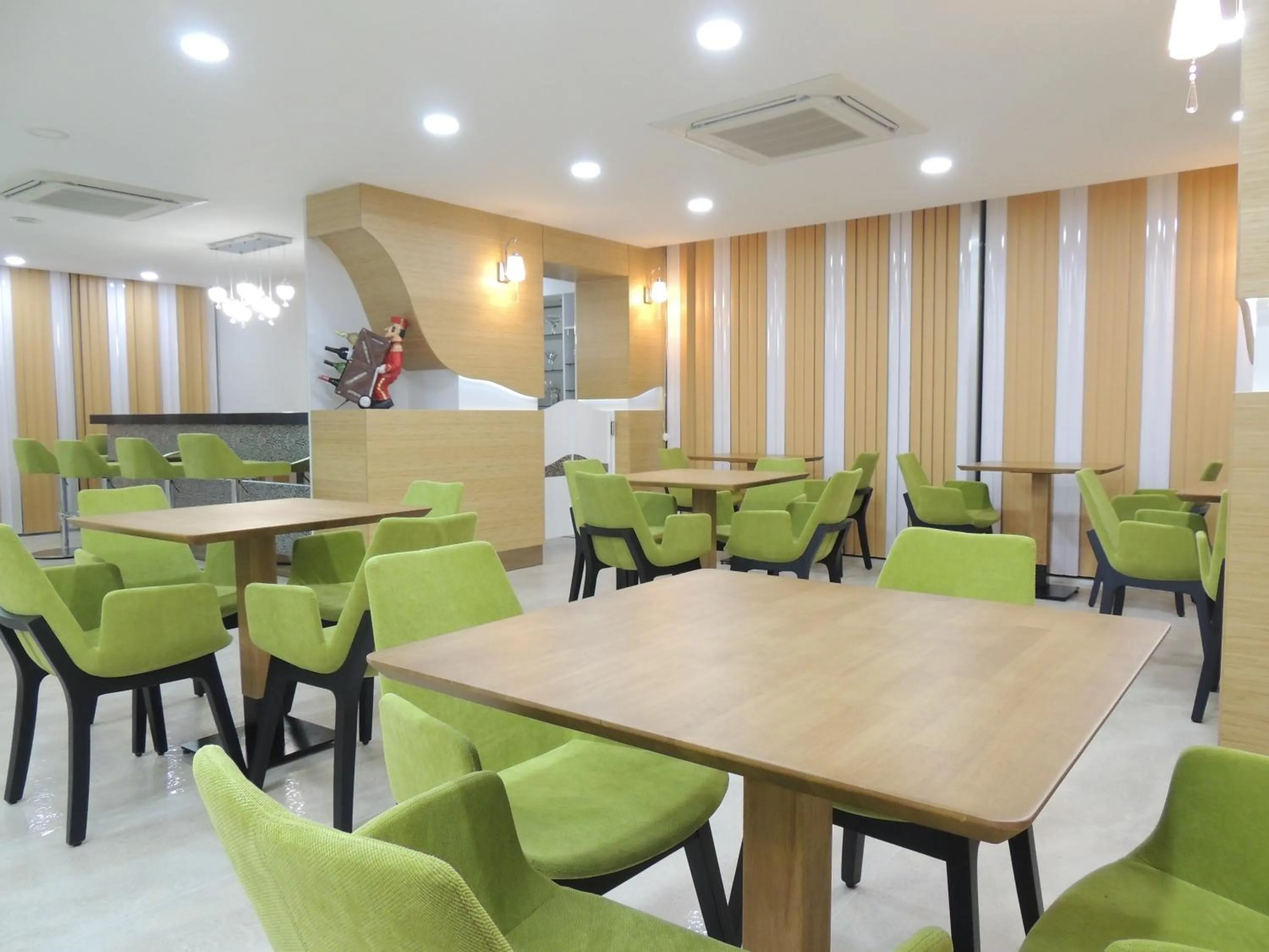 Restaurant/places to eat in Akcayhan Hotel