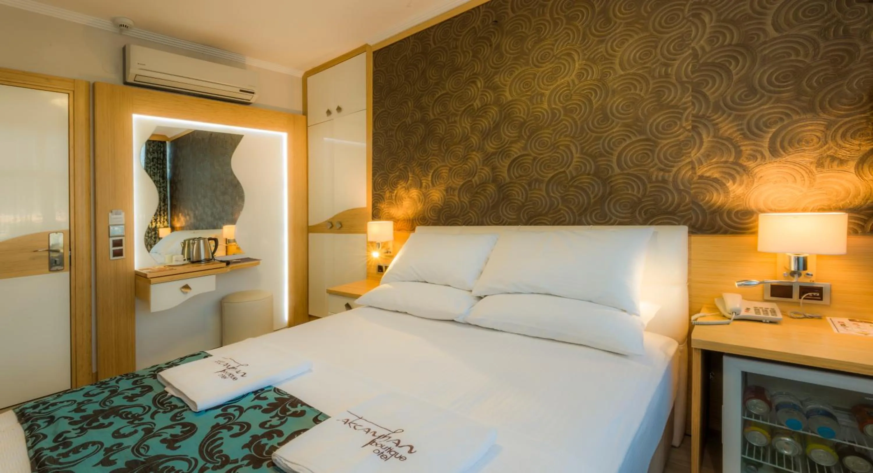 Photo of the whole room, Bed in Akcayhan Hotel