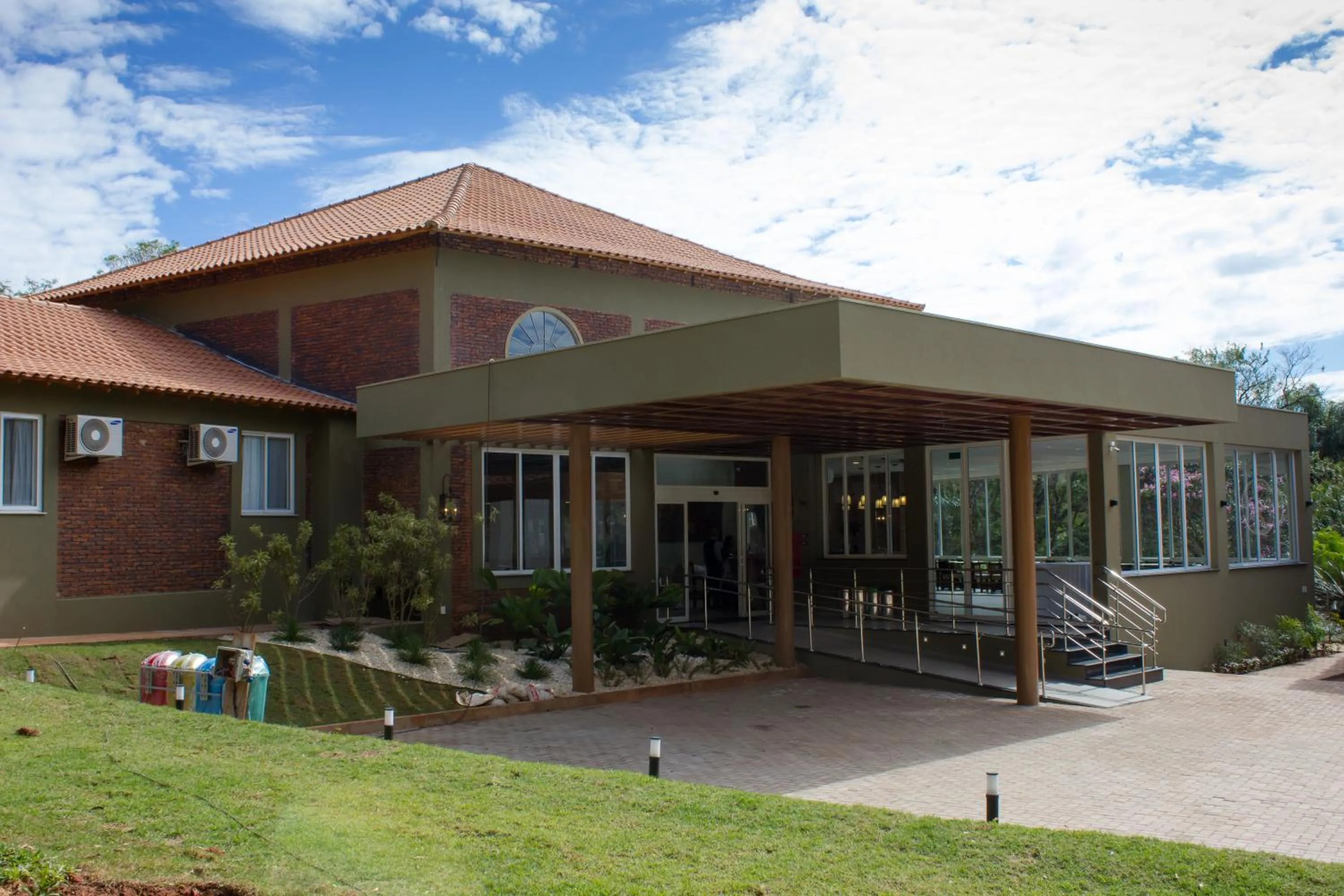 Facade/entrance in Hotel Pousada do Bosque